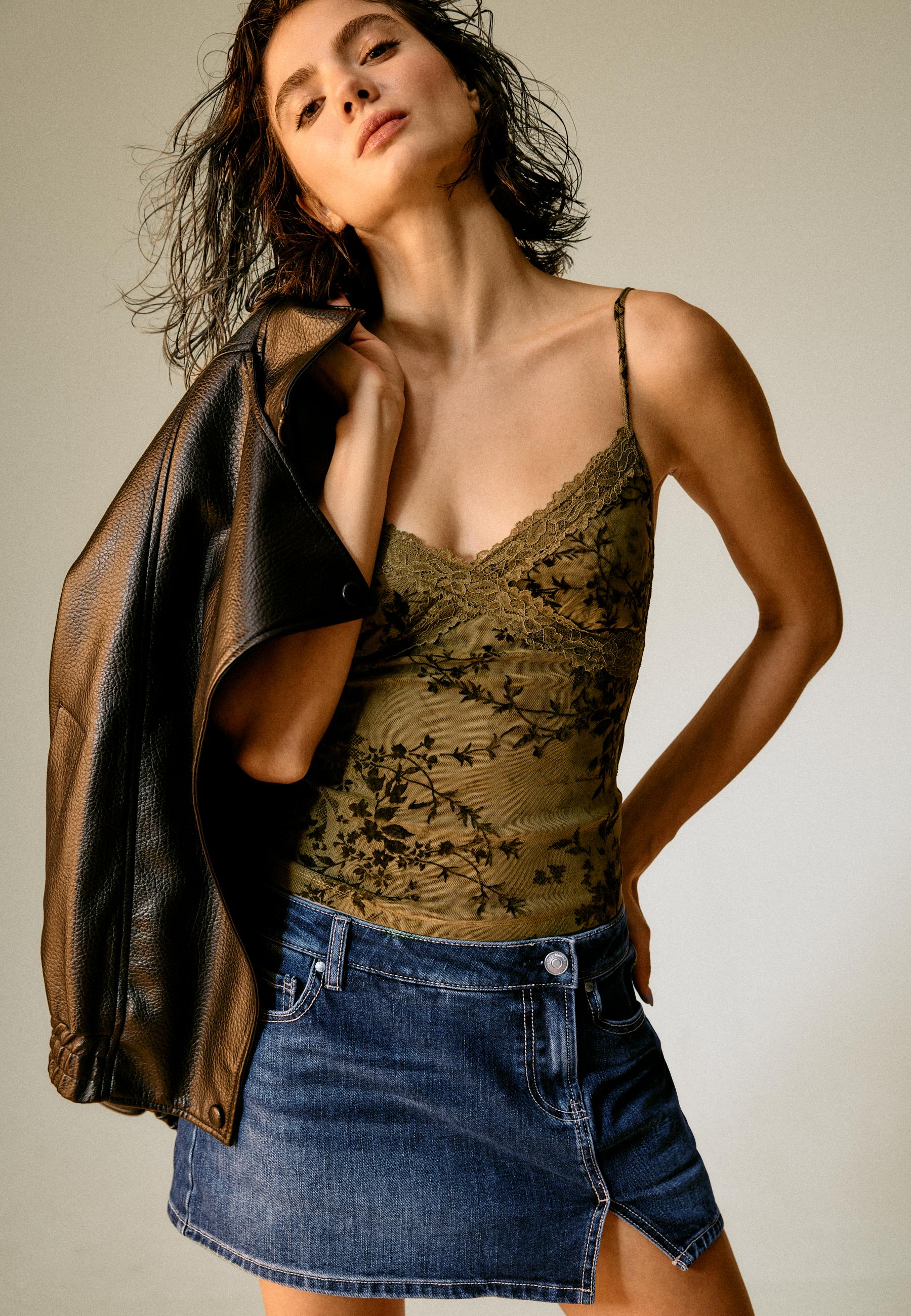 Mini crossover skort — MEDIUM DENIM WASH