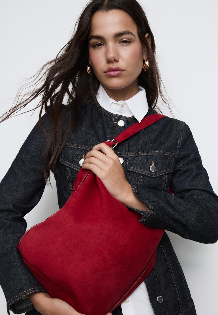 Stradivarius Τσάντα Bucket Με Αγκράφα Από Συνθετικό Σουέντ Κόκκινο Os φωτογραφία