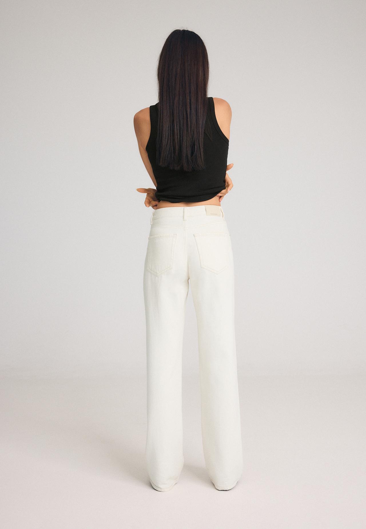 D92 Wide-leg jeans — Vanilla