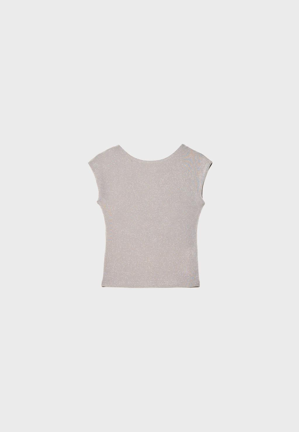 Glitzerndes T-Shirt mit freiem Rücken
