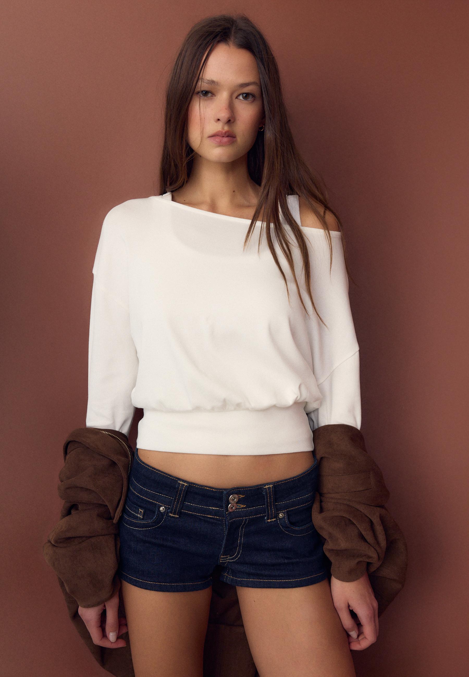 Boat neck long sleeve T-shirt with cummerbund hem — Ecru