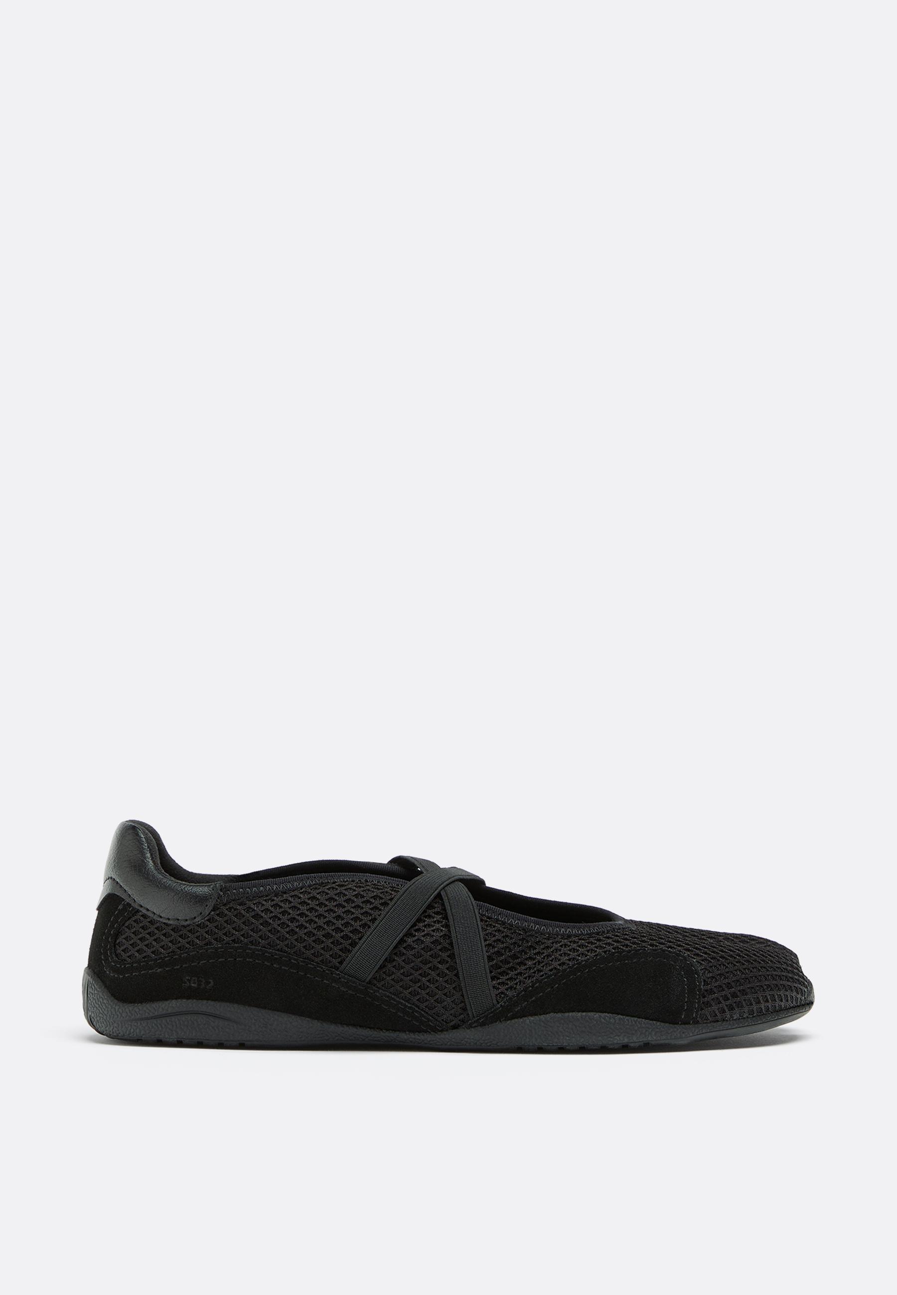 Stradivarius S032 Sneakerinas Med Delad Tåhätta sneakers dam