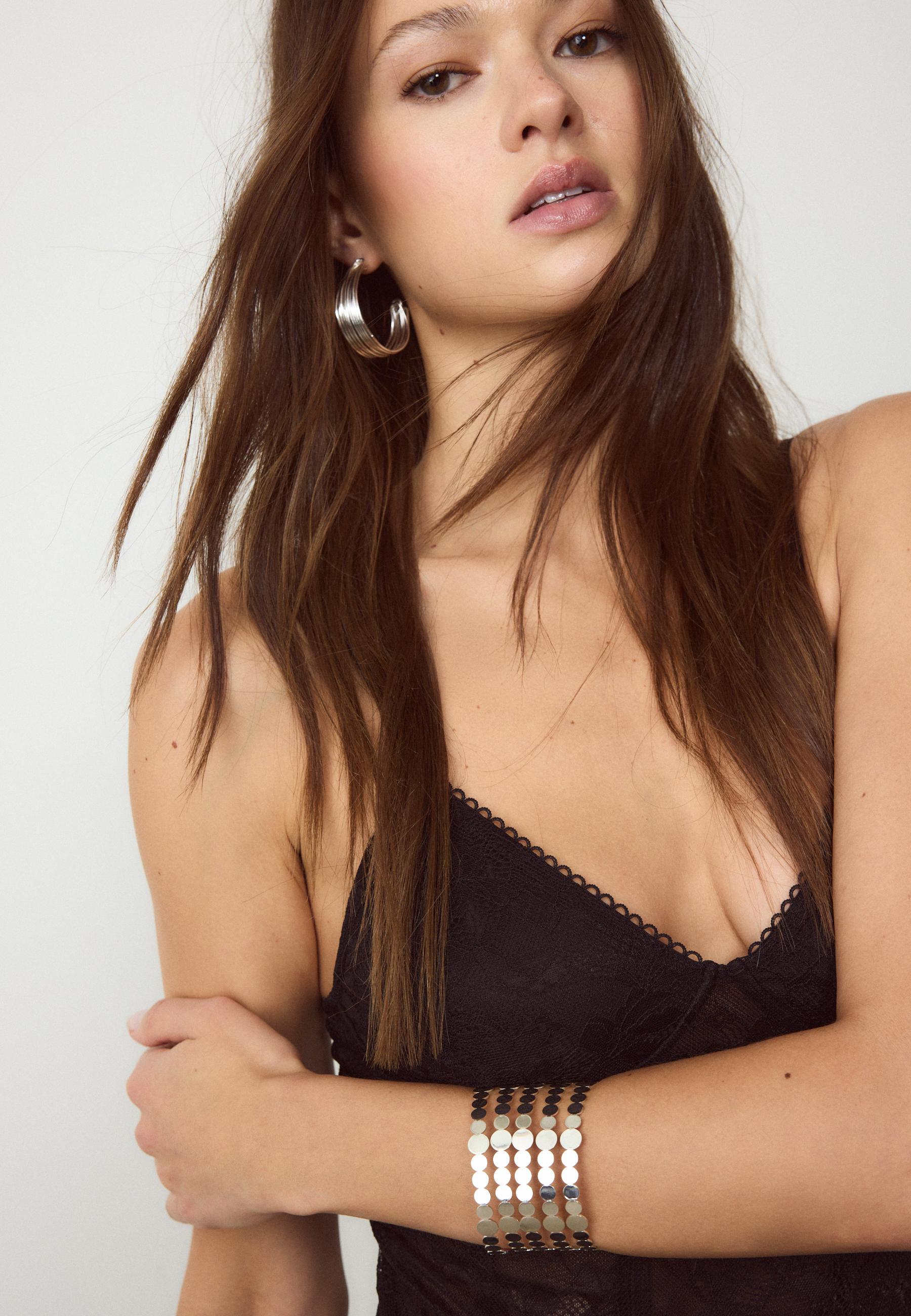 Rigid arm cuff — Grey