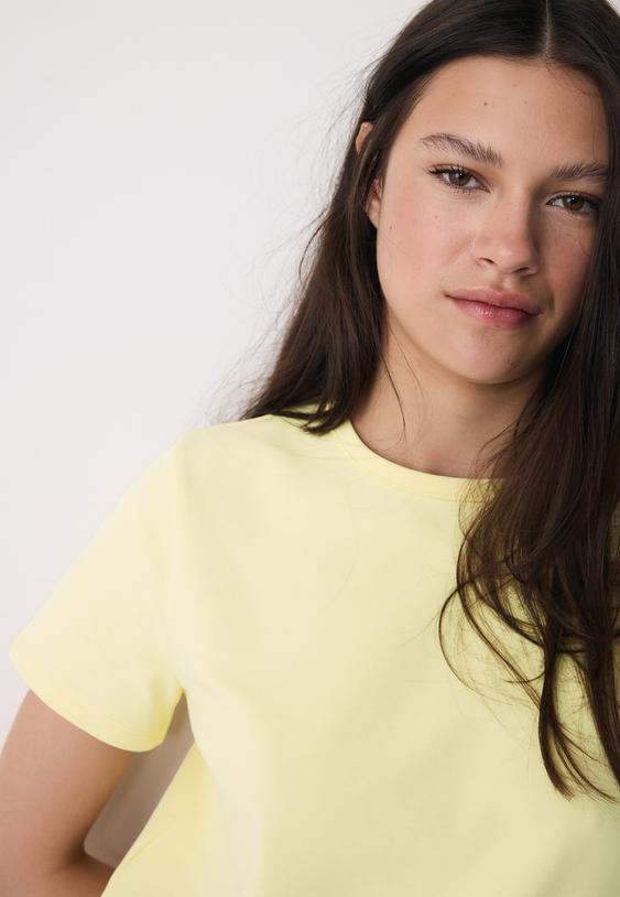 Основна Тениска С Нормална Кройка И Меко Усещане