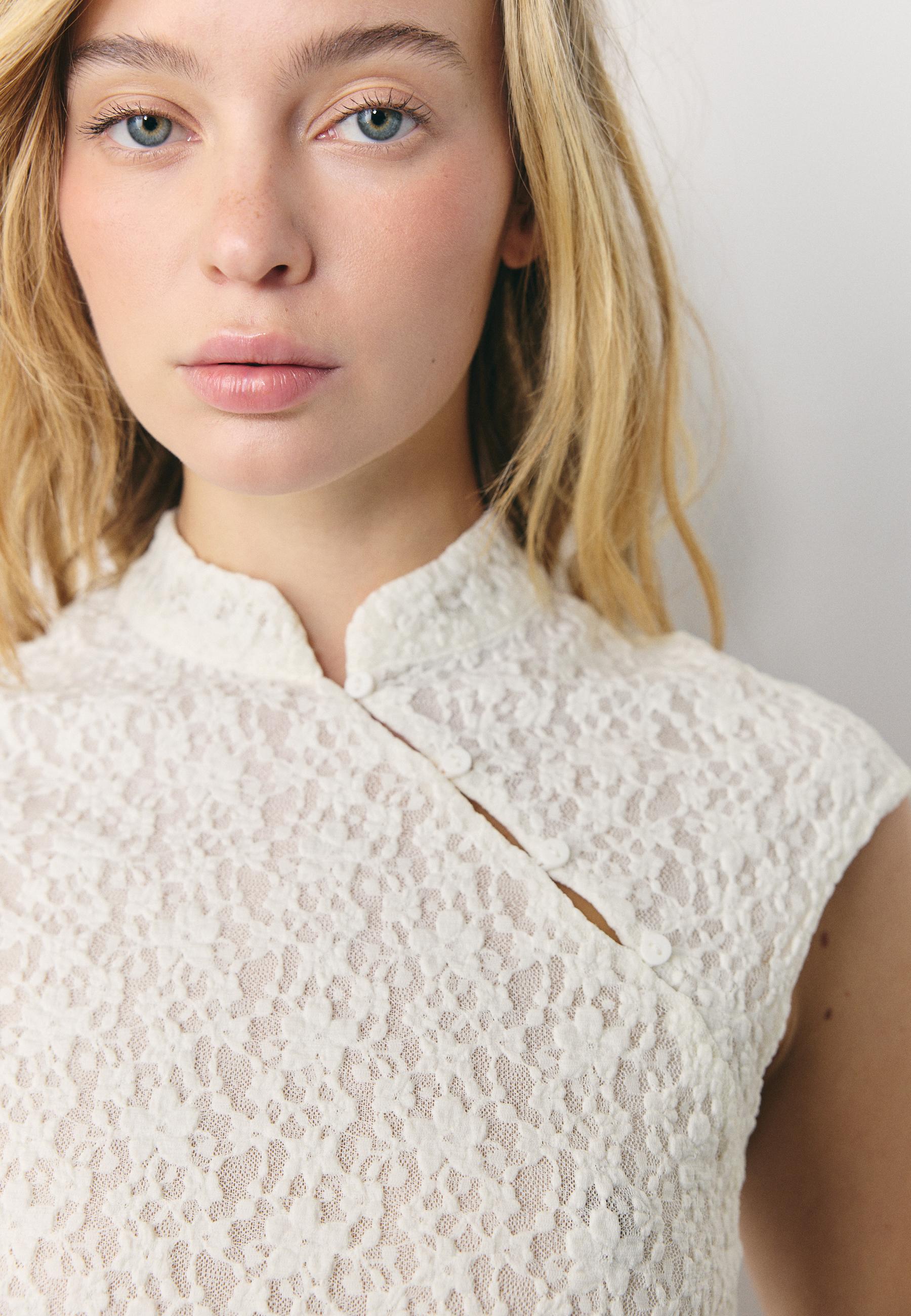 Lace stand collar top — Ecru