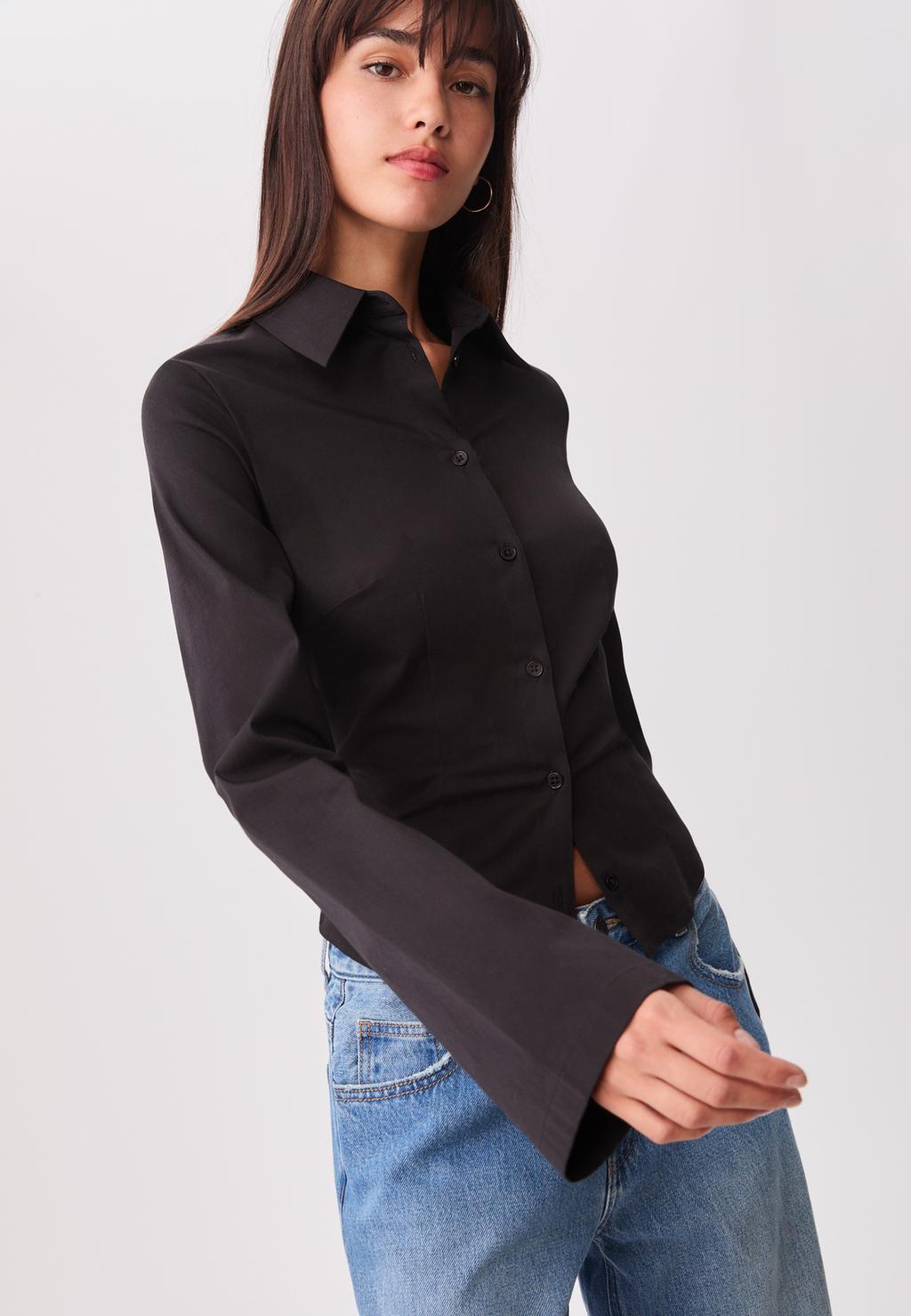 Camisa fitted manga fluida