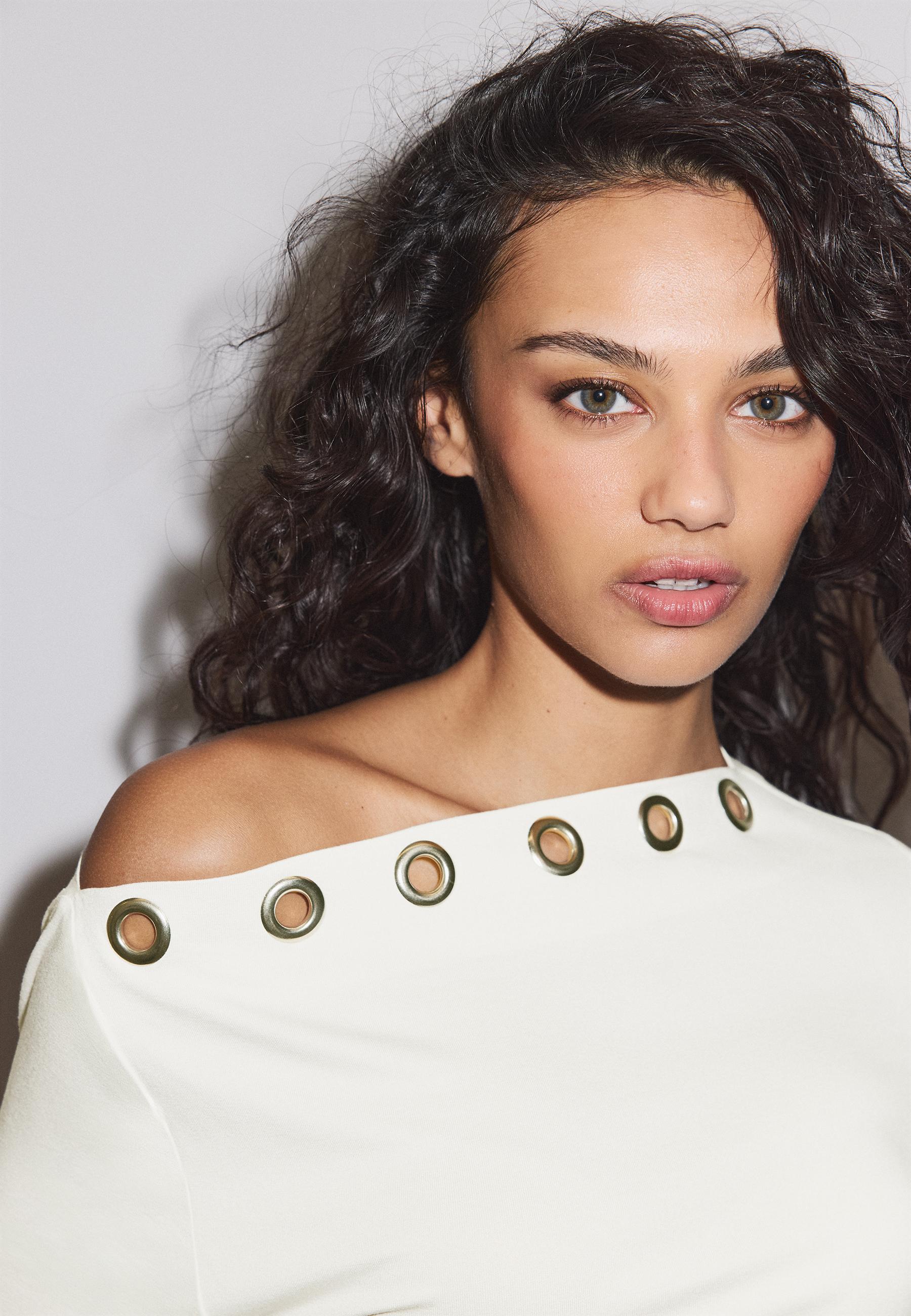 Asymmetric T-shirt with eyelets — Ecru