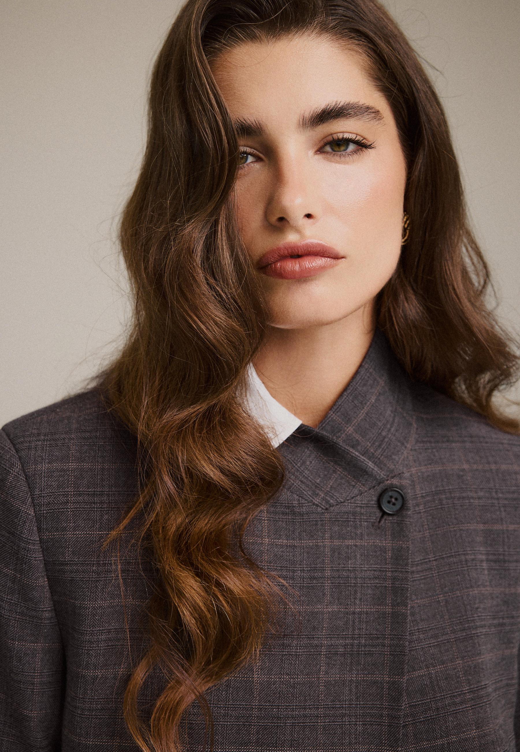 Asymmetric check blazer — Beige