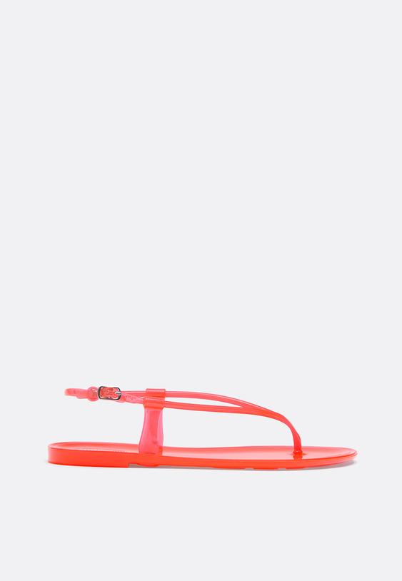 sandalias rasas de borracha