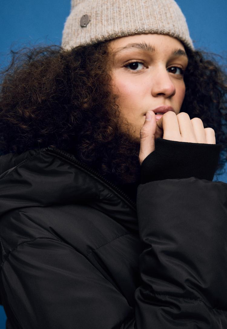 casaco acolchoado comprido de