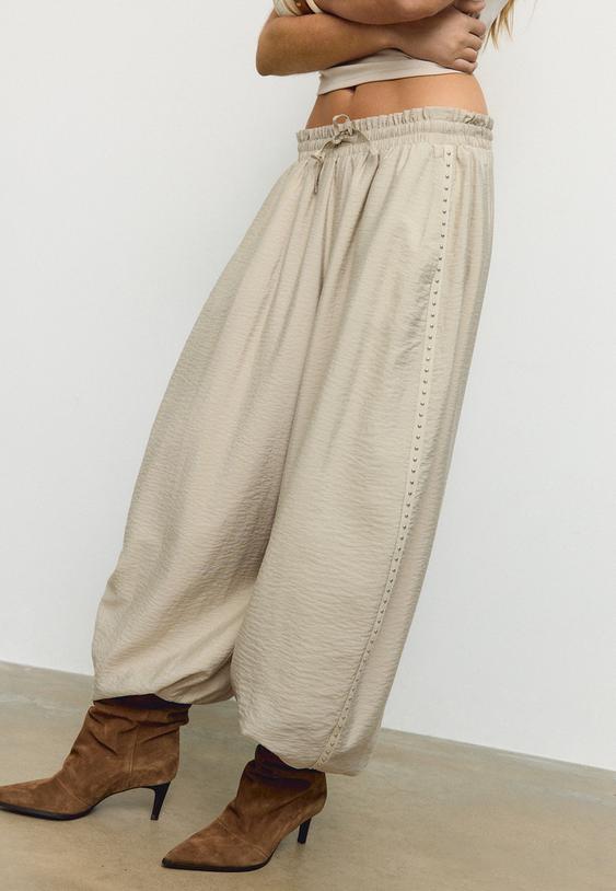 pantalon bouffant a clous