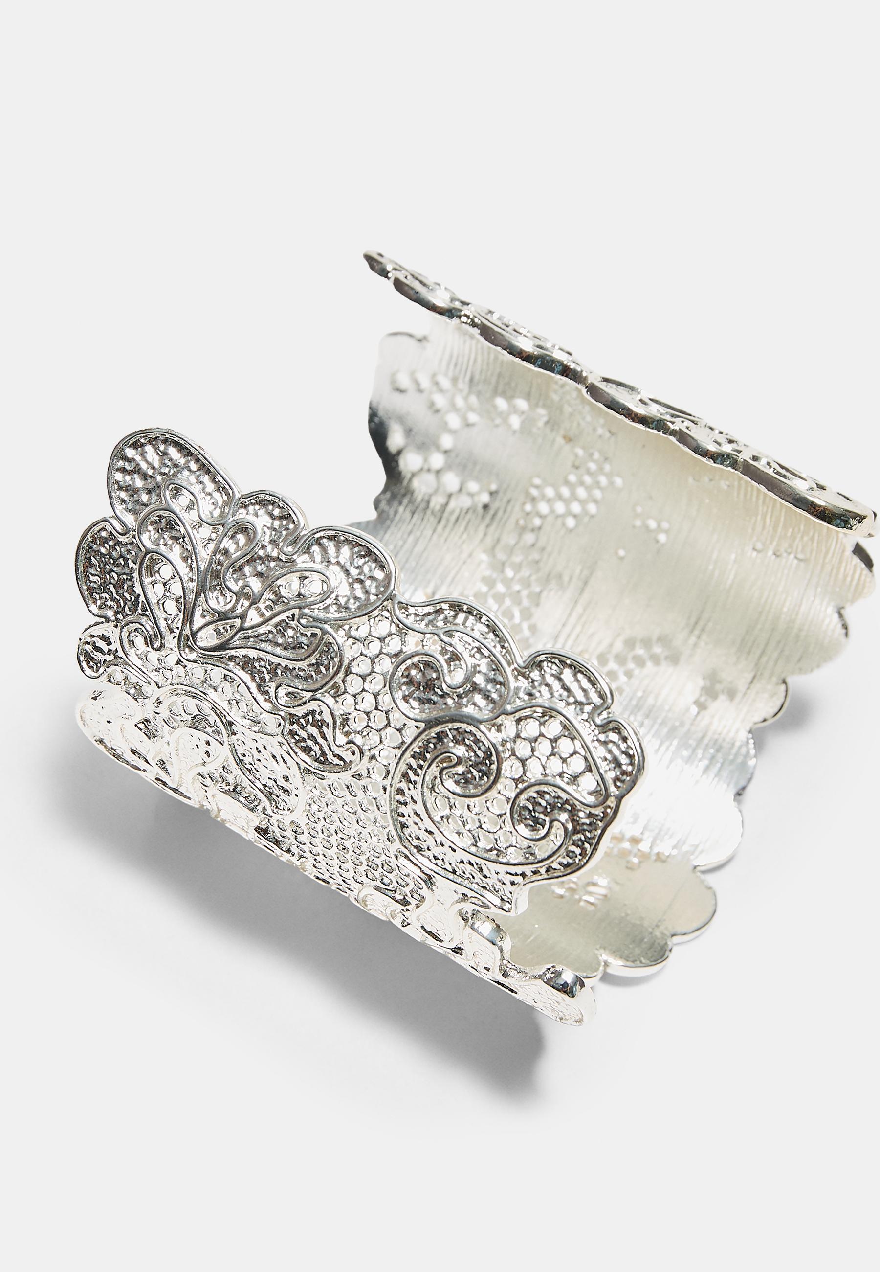 Lace-effect rigid bangle — Grey