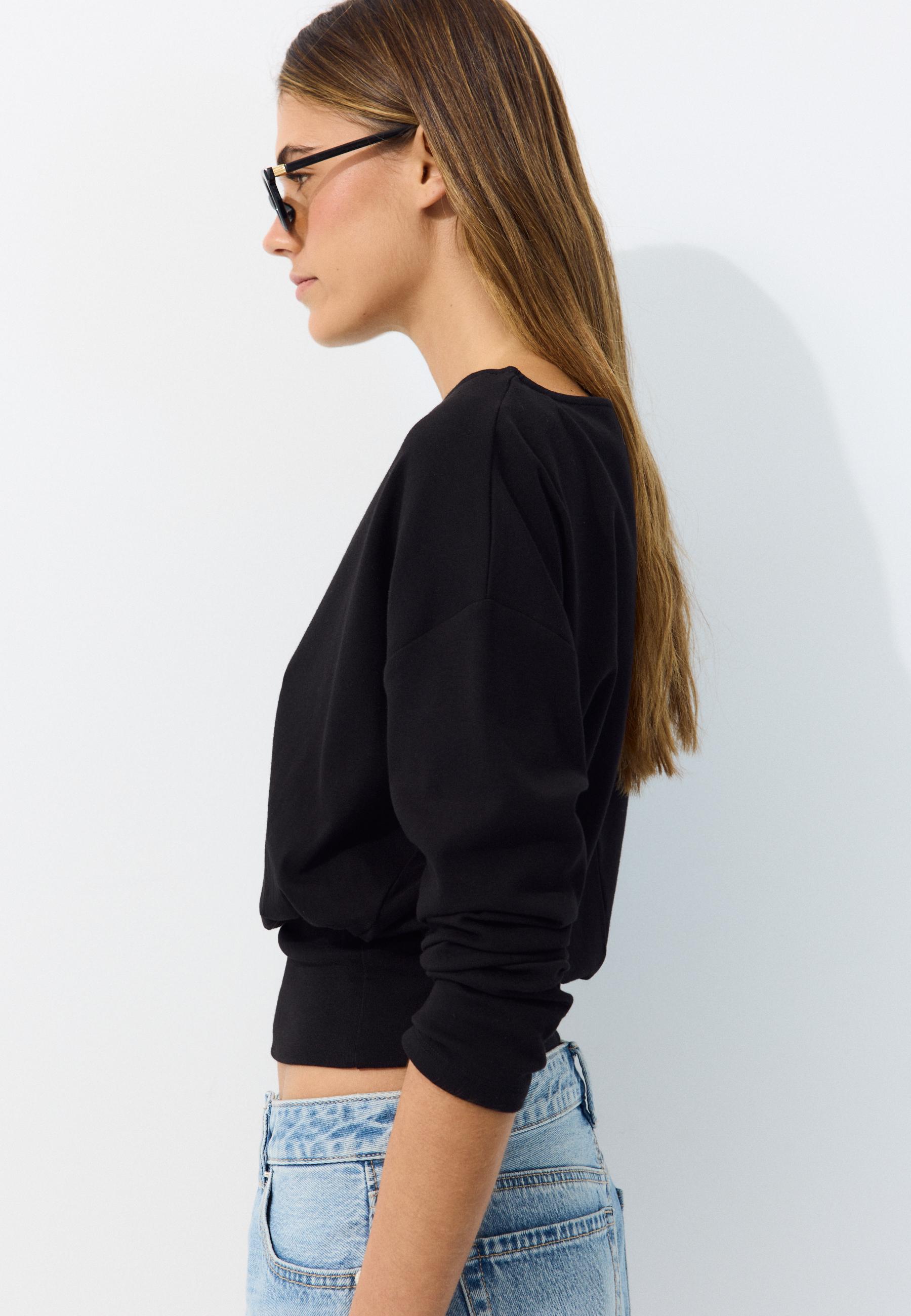 Boat neck long sleeve T-shirt with cummerbund hem — Black