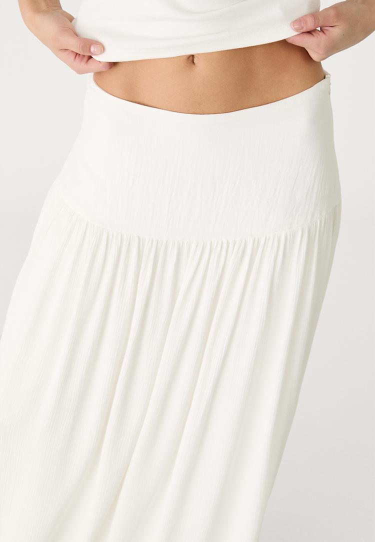 falda combinada fluida midi