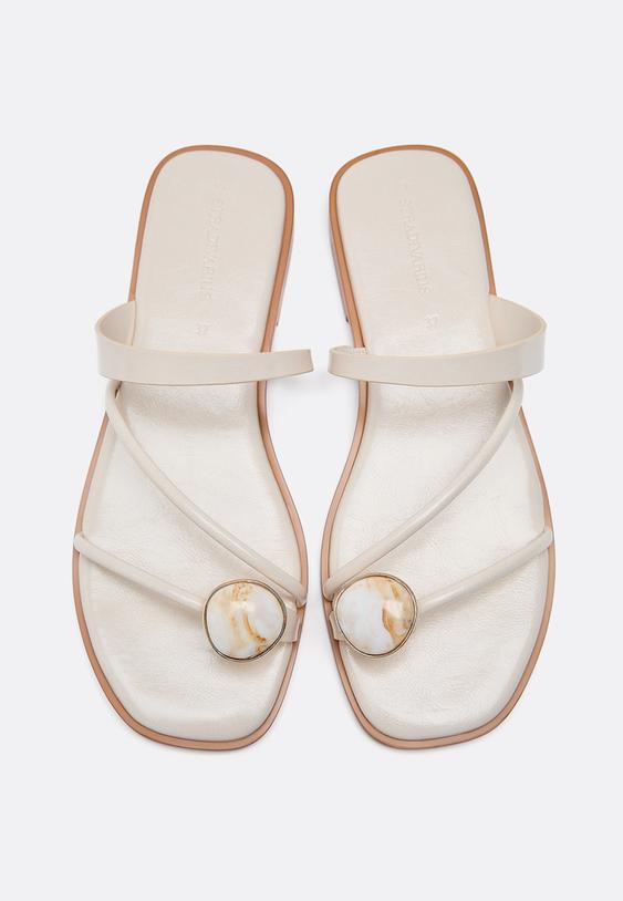 sandalias plana detalle piedra