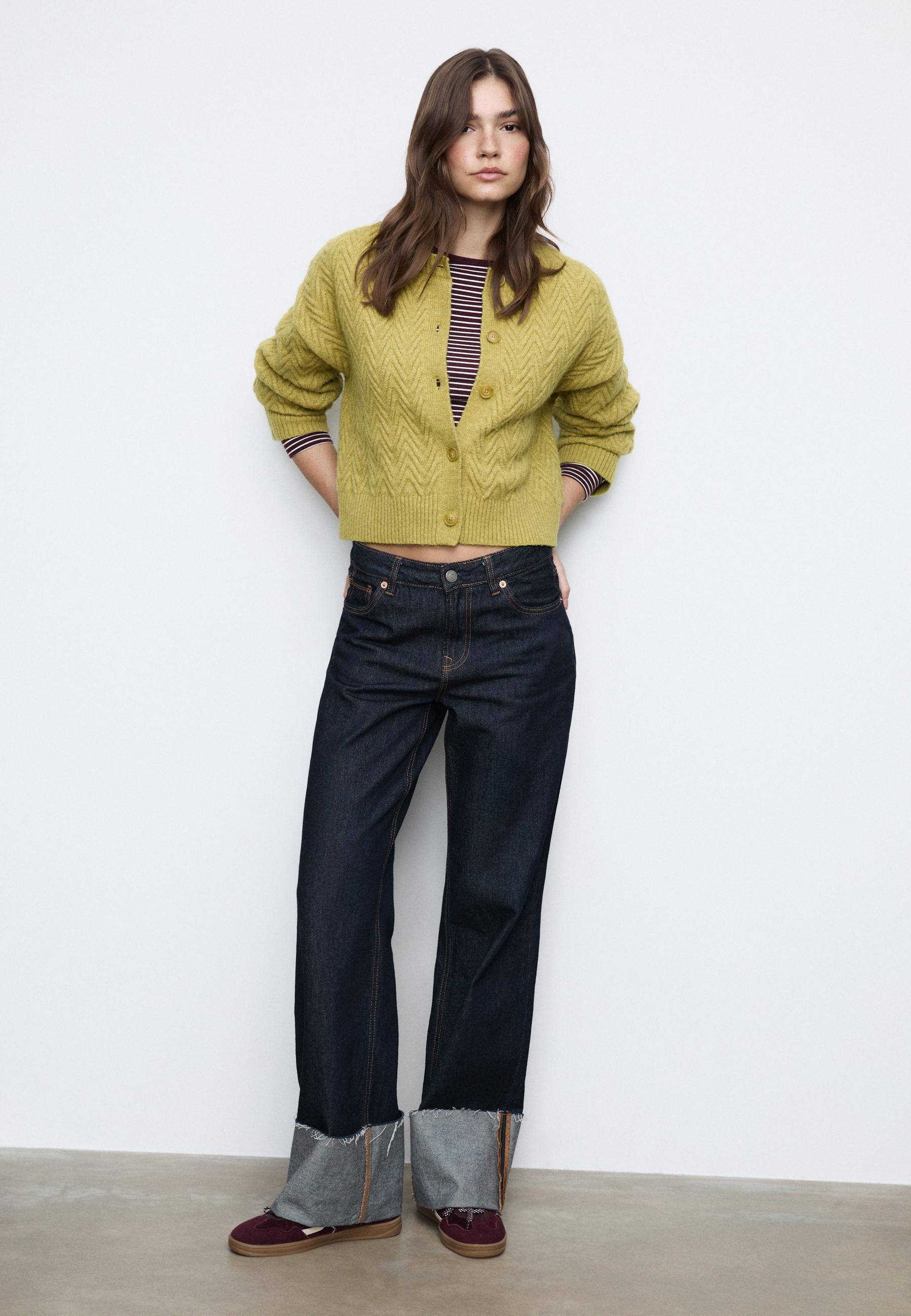 D65 Straight turn-up jeans - Women's fashion | Stradivarius Peru