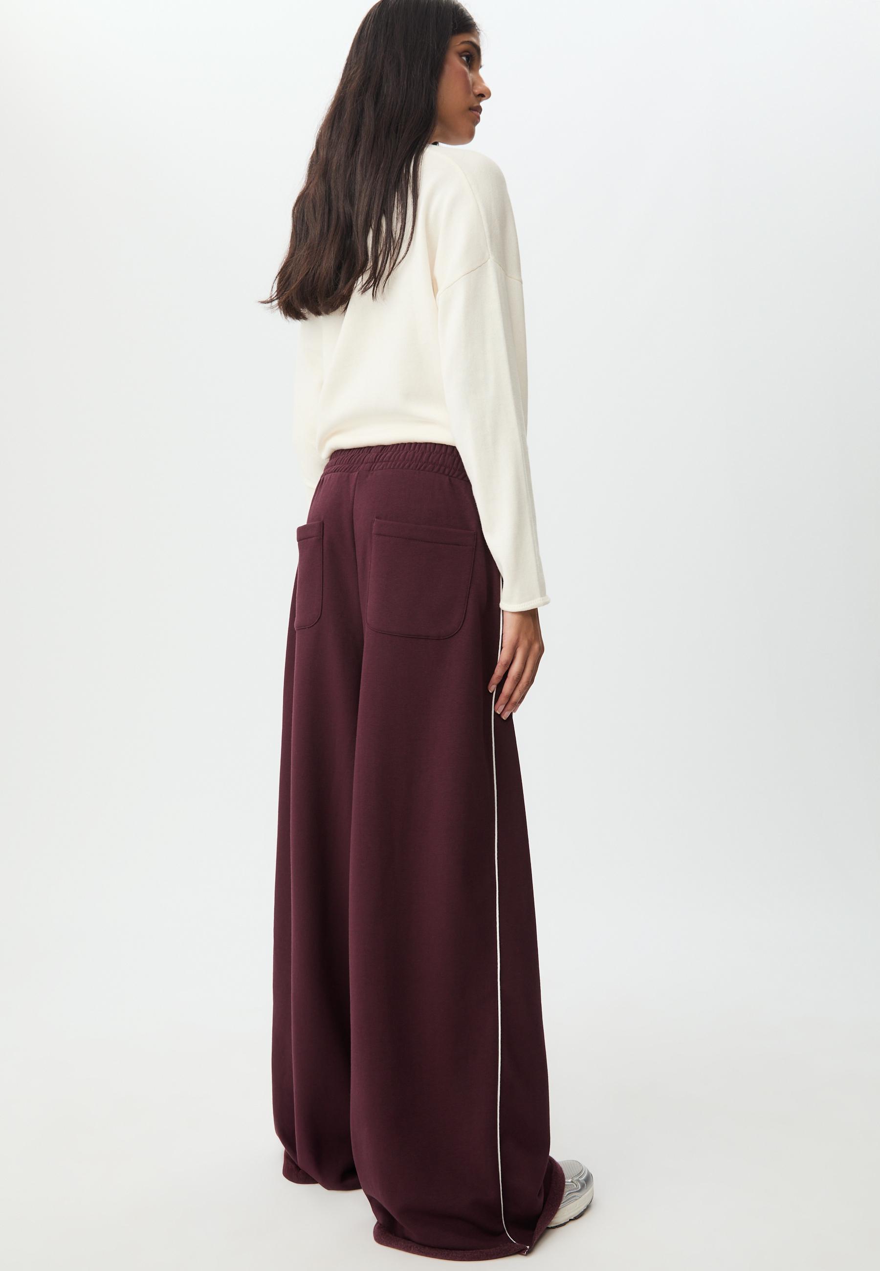 Wide-leg plush trousers with trim detail — Burgundy