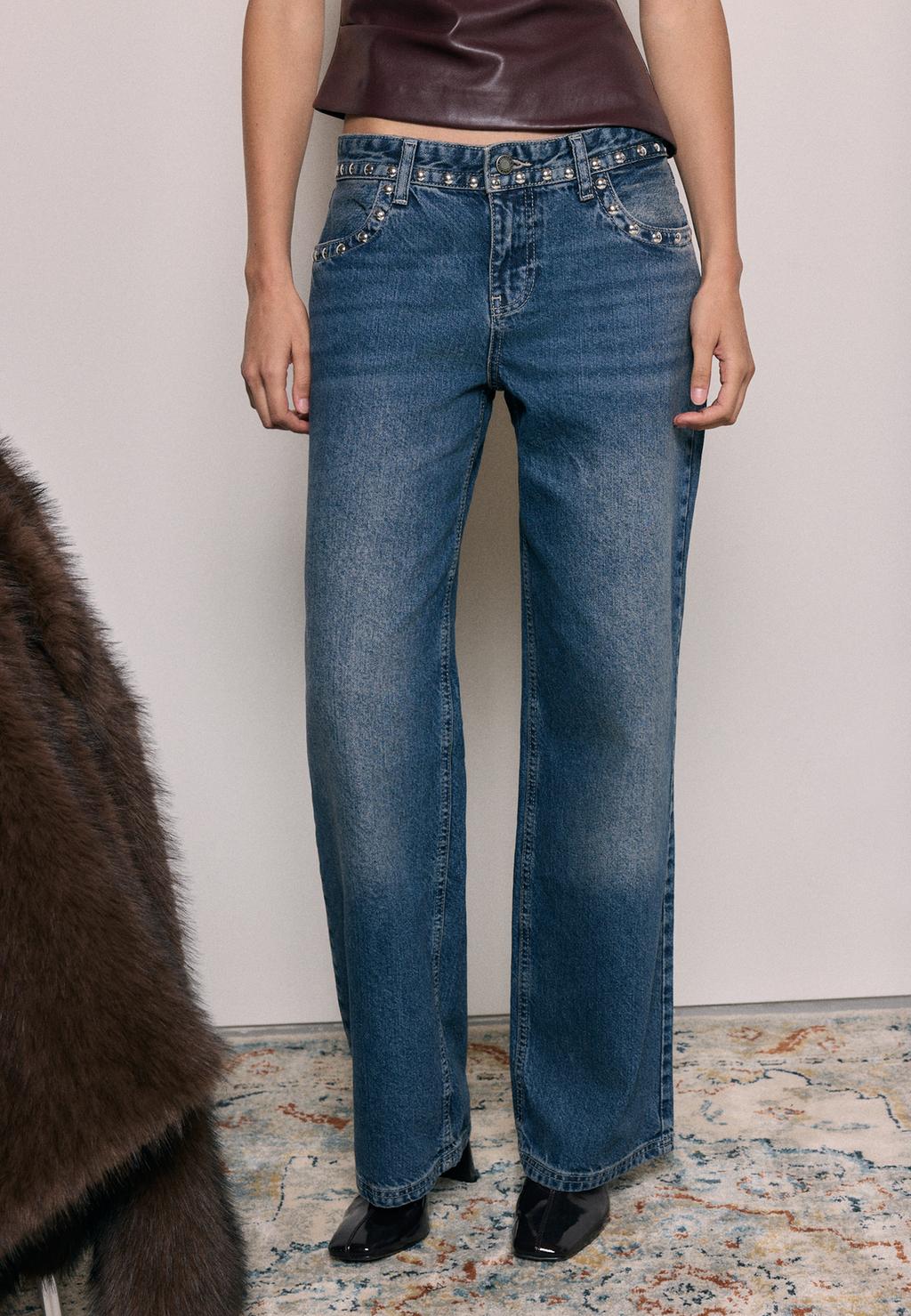 Baggy traperice s ukrasnim zakovicama