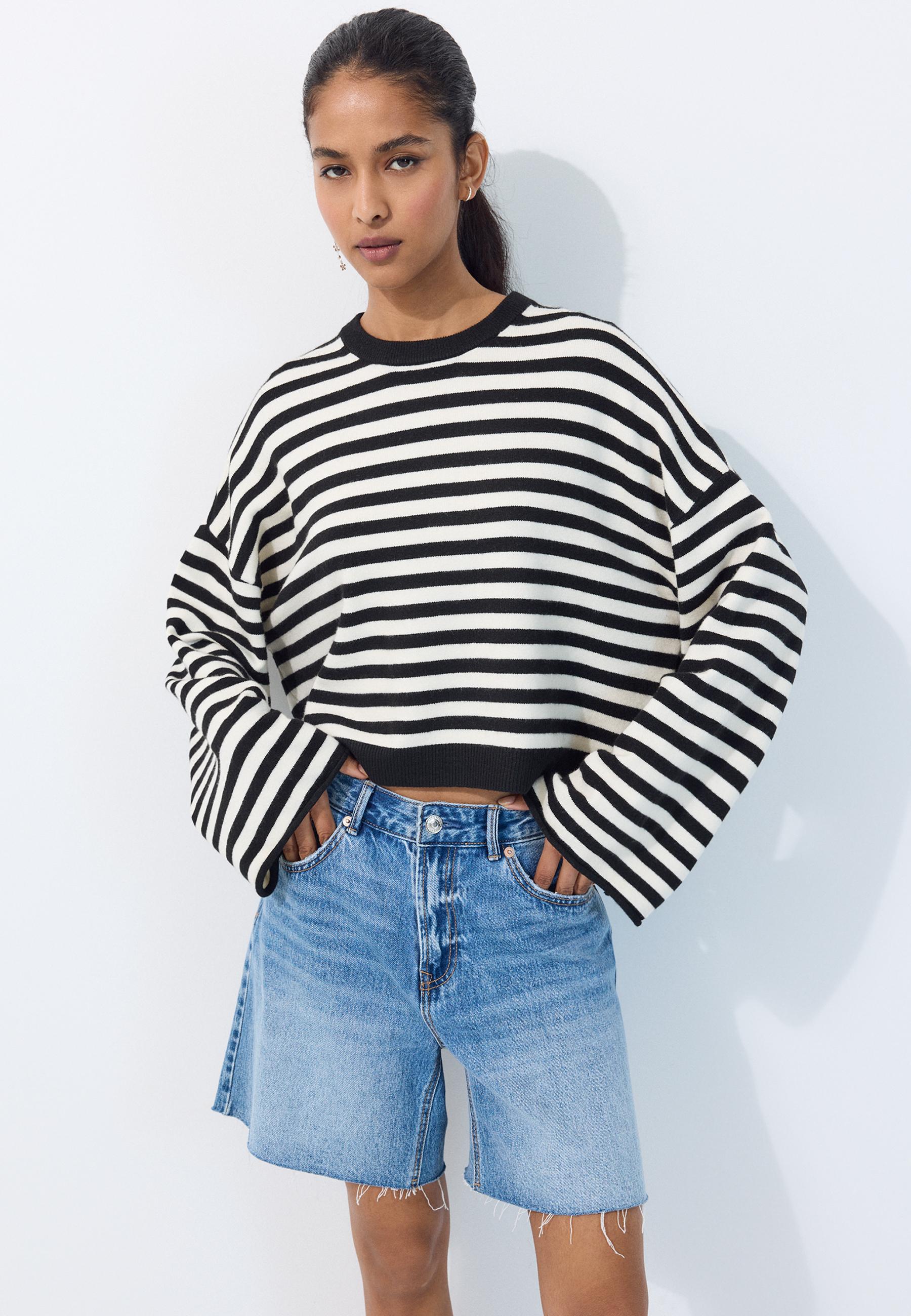 Wide sleeve cropped knit jumper — Black