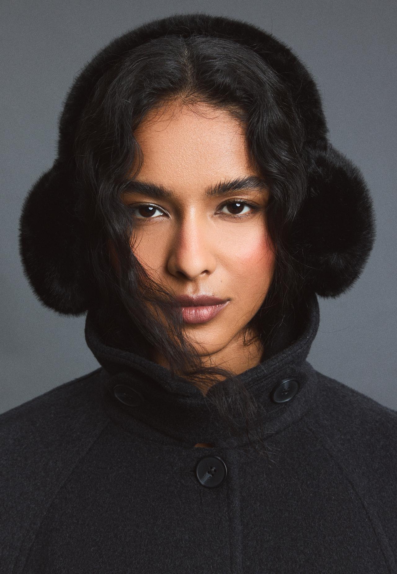 Faux fur earmuffs — Black