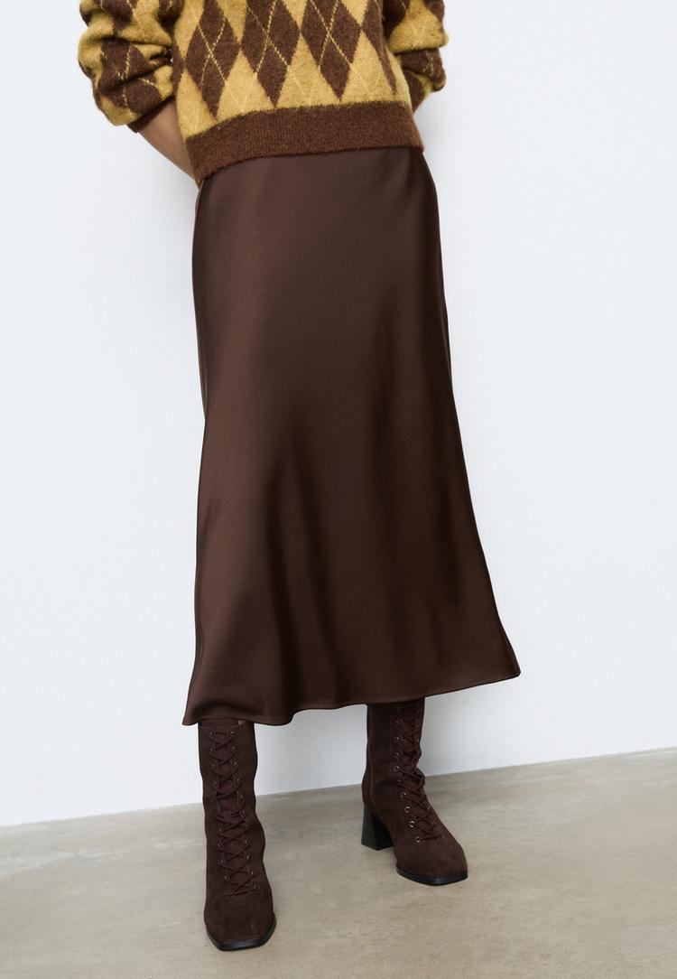 falda midi satinada