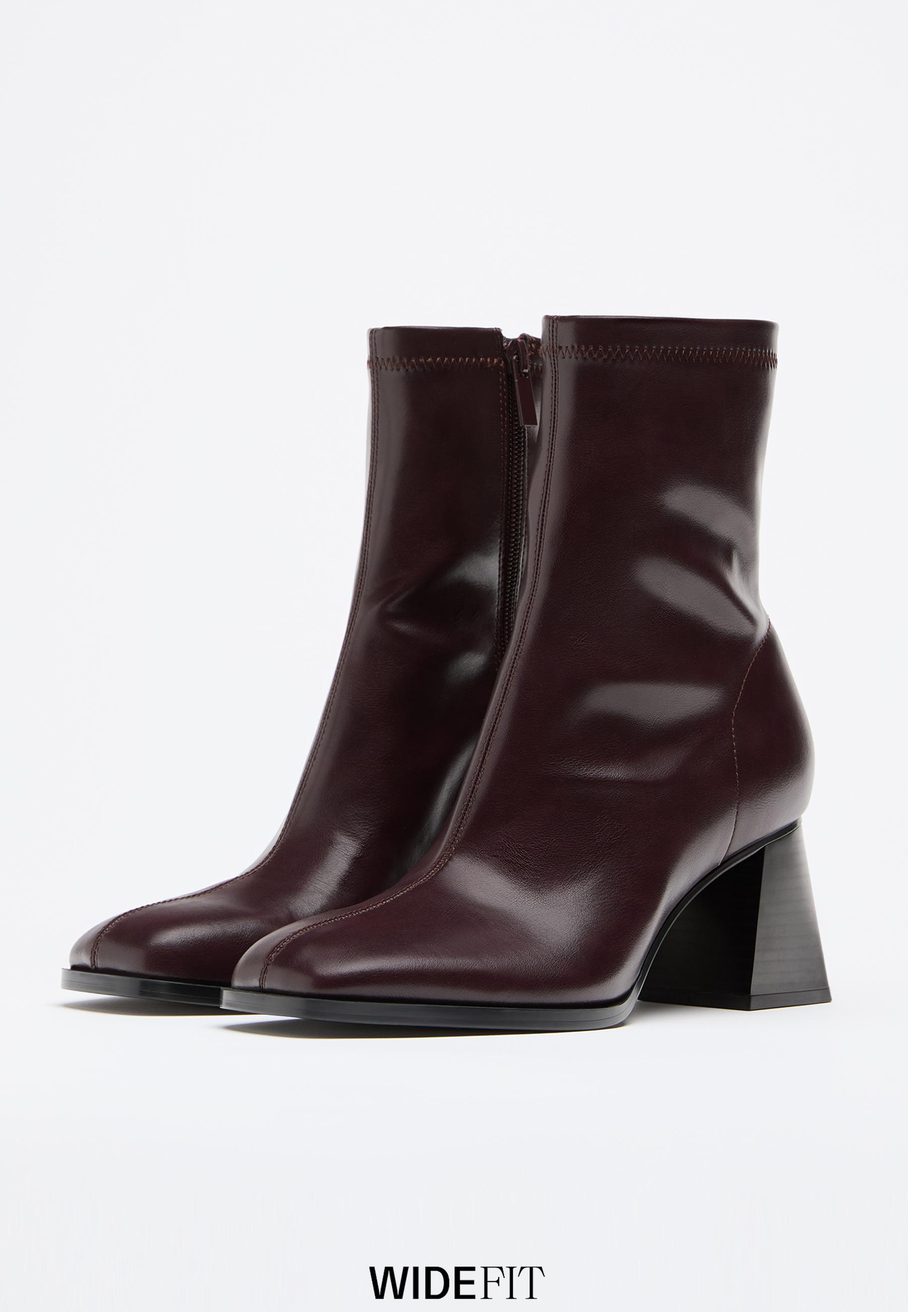 WIDE FIT. Mid-heel boots with stretch legs — BURGUNDY