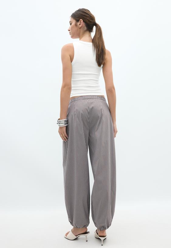 pantalon balloon estampado cuadros