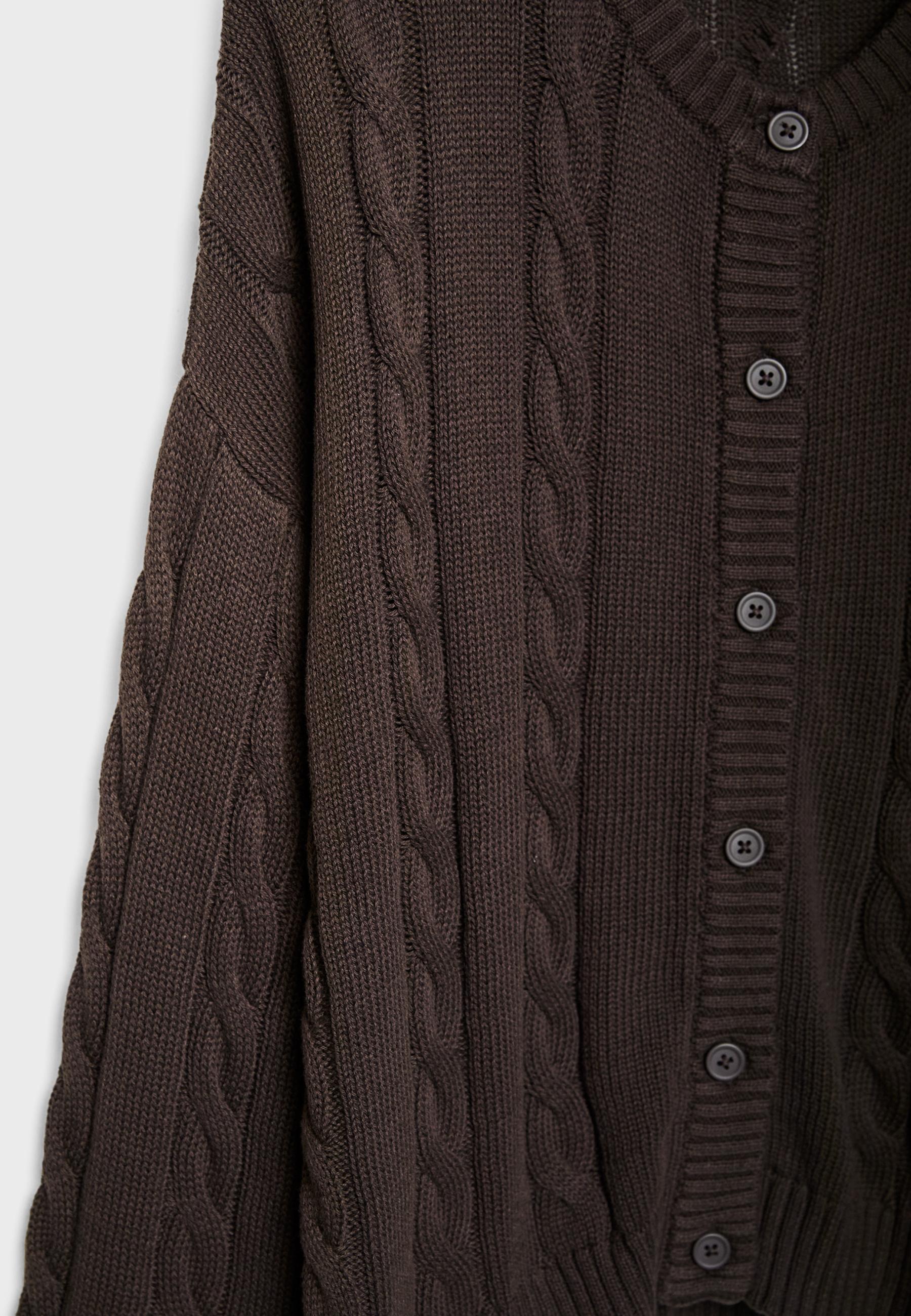 Button-up cable knit cardigan — Brown