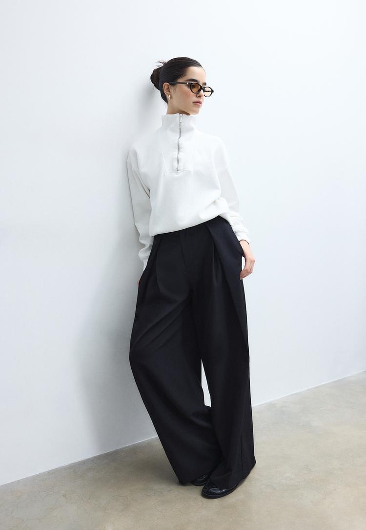 Stradivarius Hanorac Cu Guler Înalt Și Fermoar Ecru S