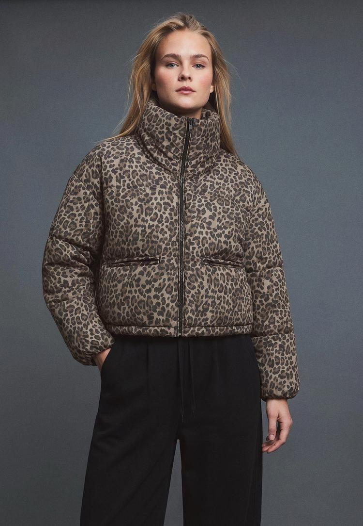 Animal print high neck cropped puffer jacket — Mid beige