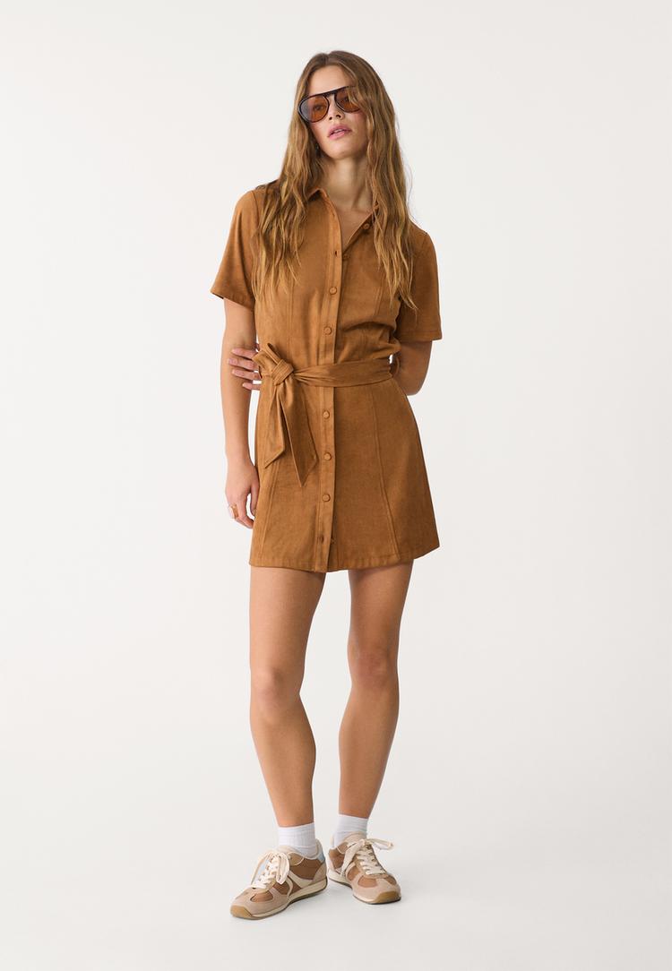 vestido camisero corto efecto ante