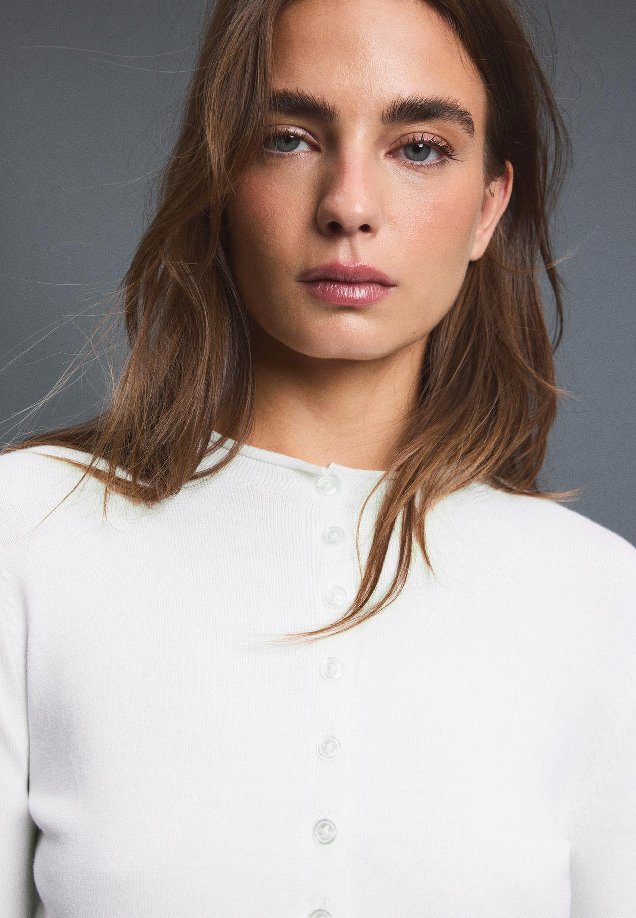 Fitted stand collar cardigan — Ecru