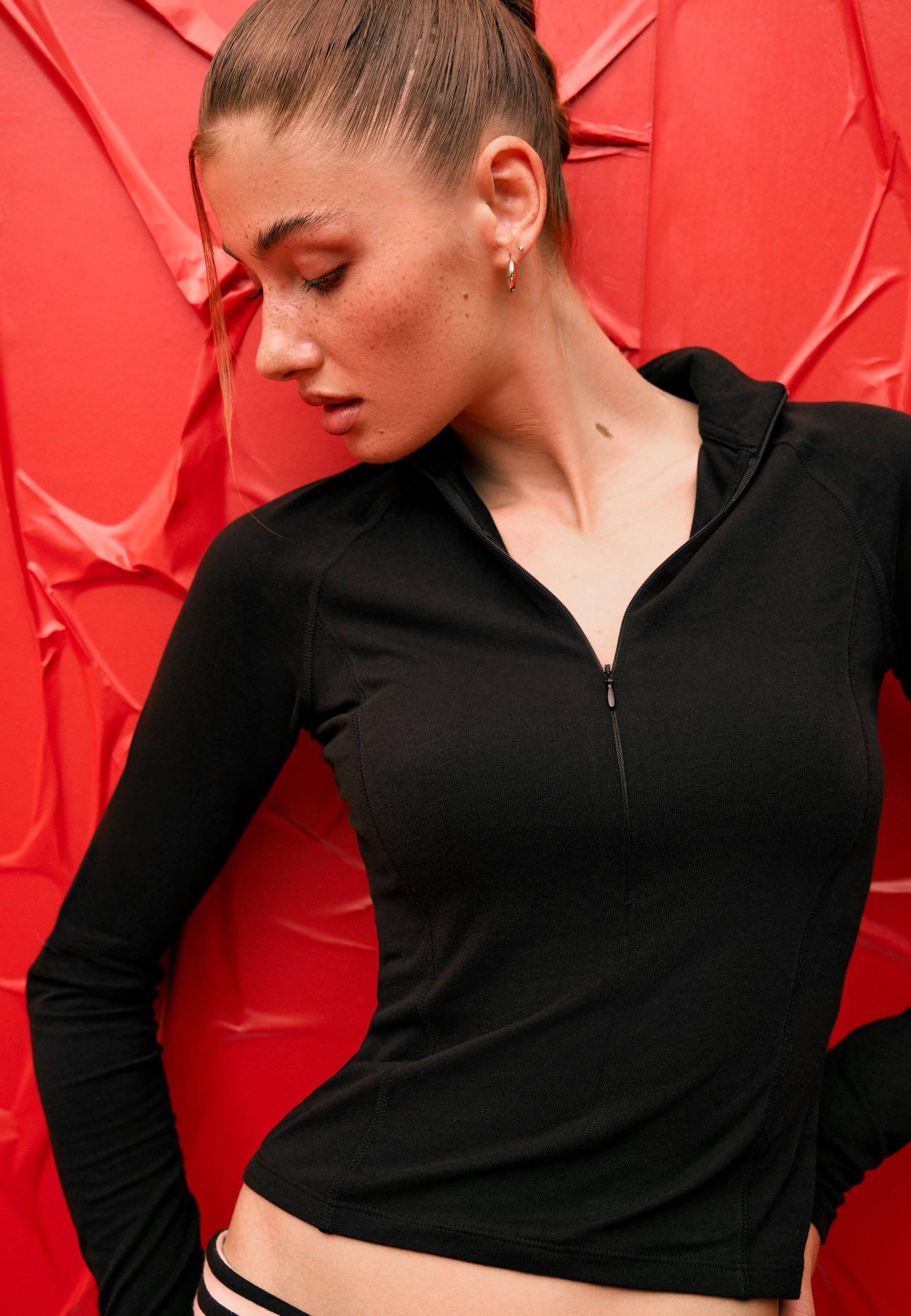 Long sleeve quarter-zip running top — Black