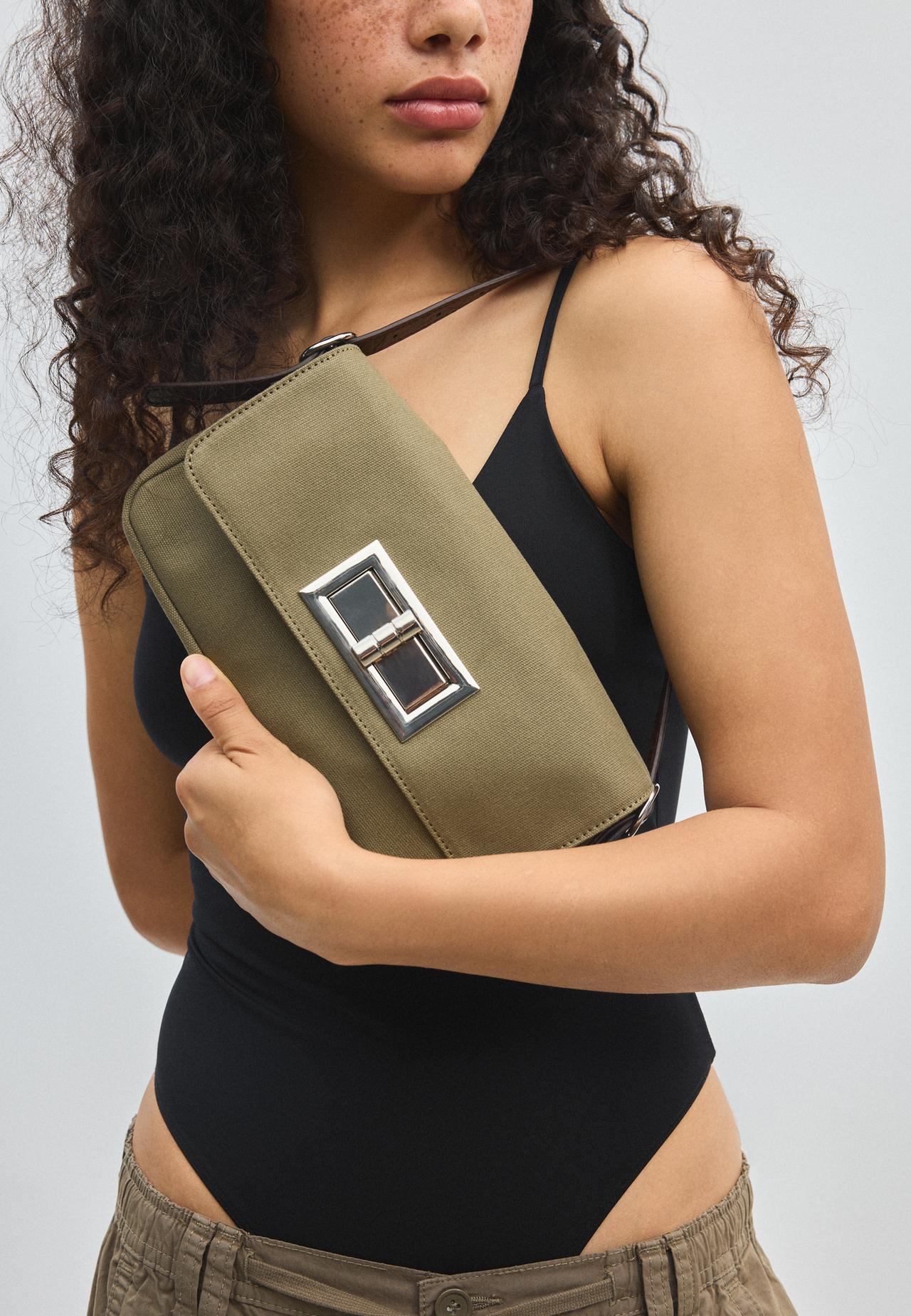 Compact shoulder bag with metal clasp — Khaki