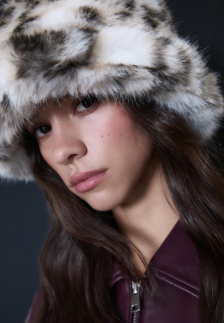 gorro bucket efecto pelo