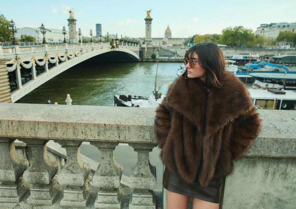 Blouson court fausse fourrure