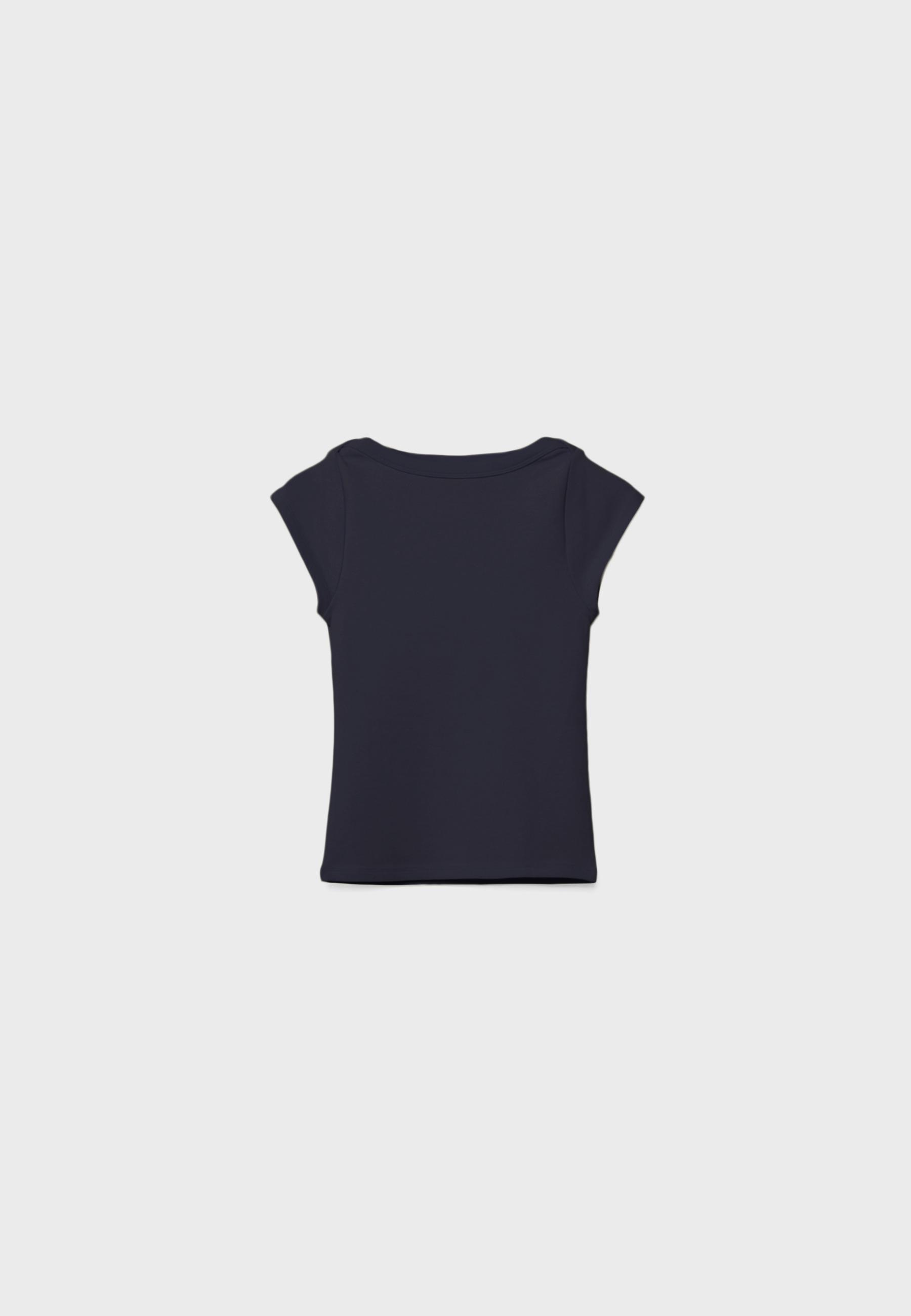 Basic geniş yaka tişört - Görsel 6