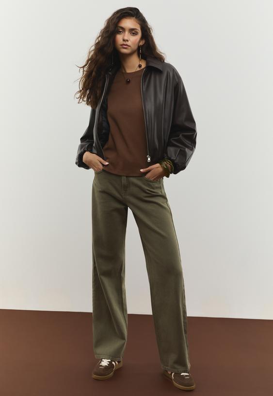 basic sleeveless t shirt