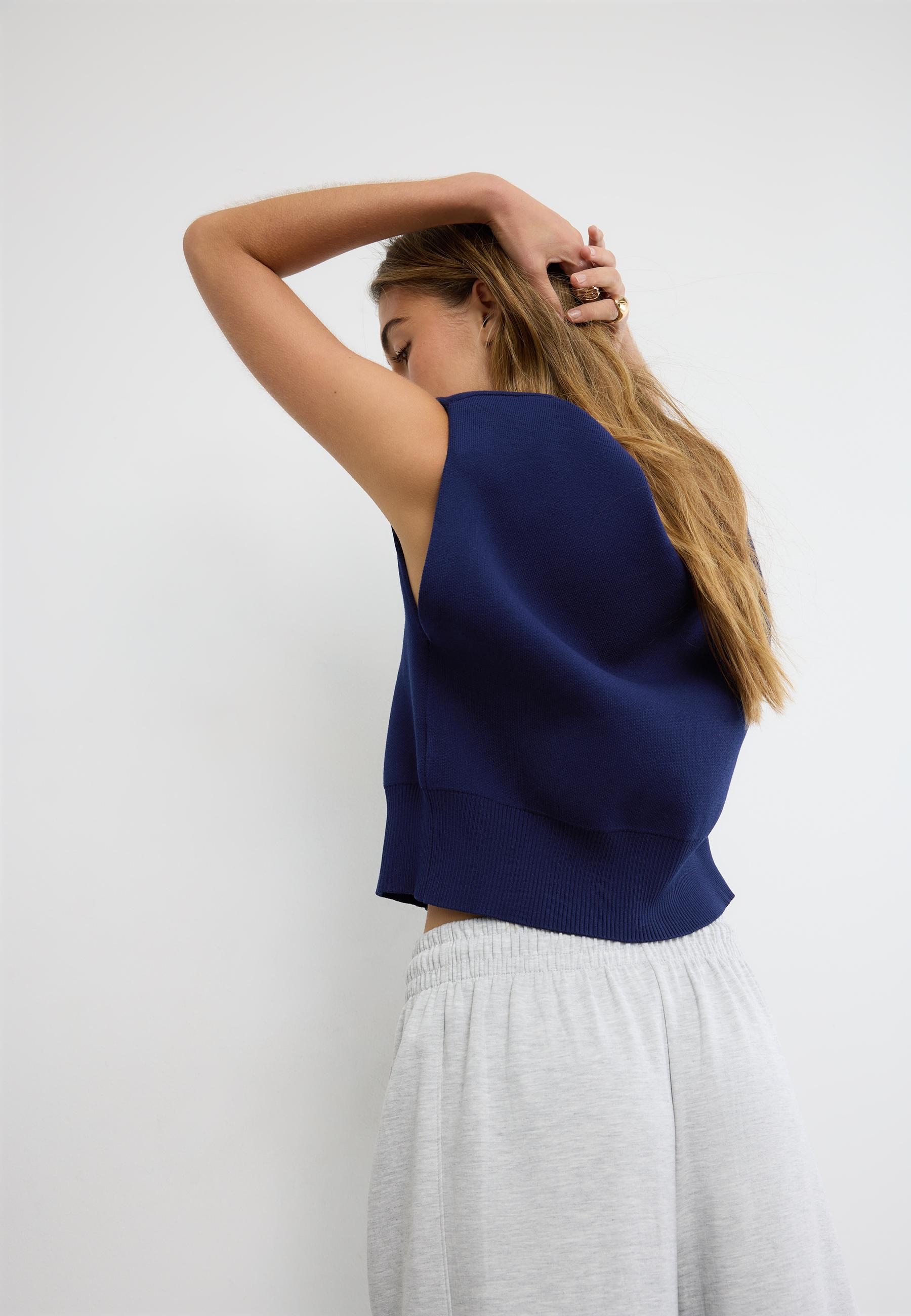 Knit vest with padded shoulders — Electric blue