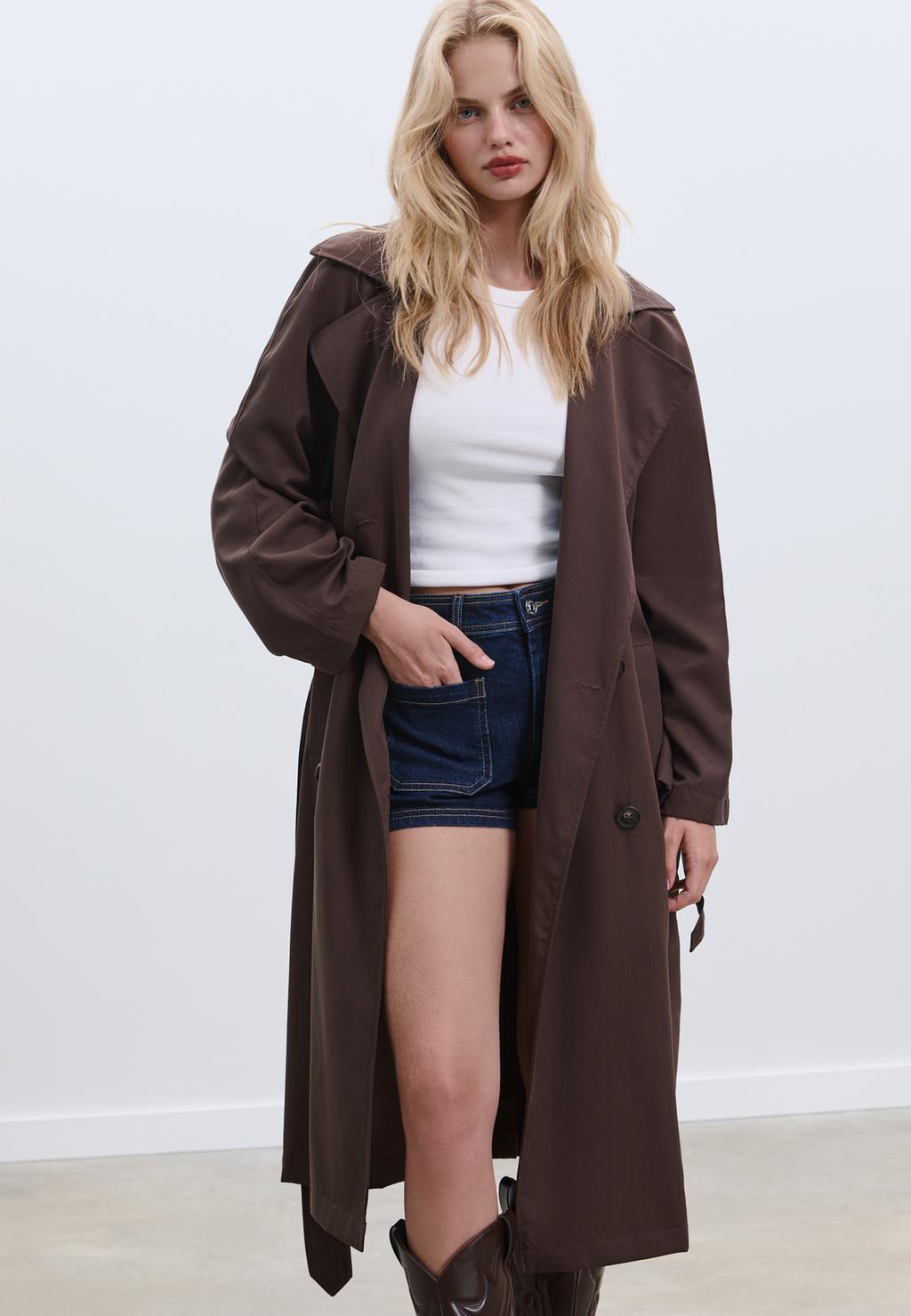 Trench fluido largo oversize