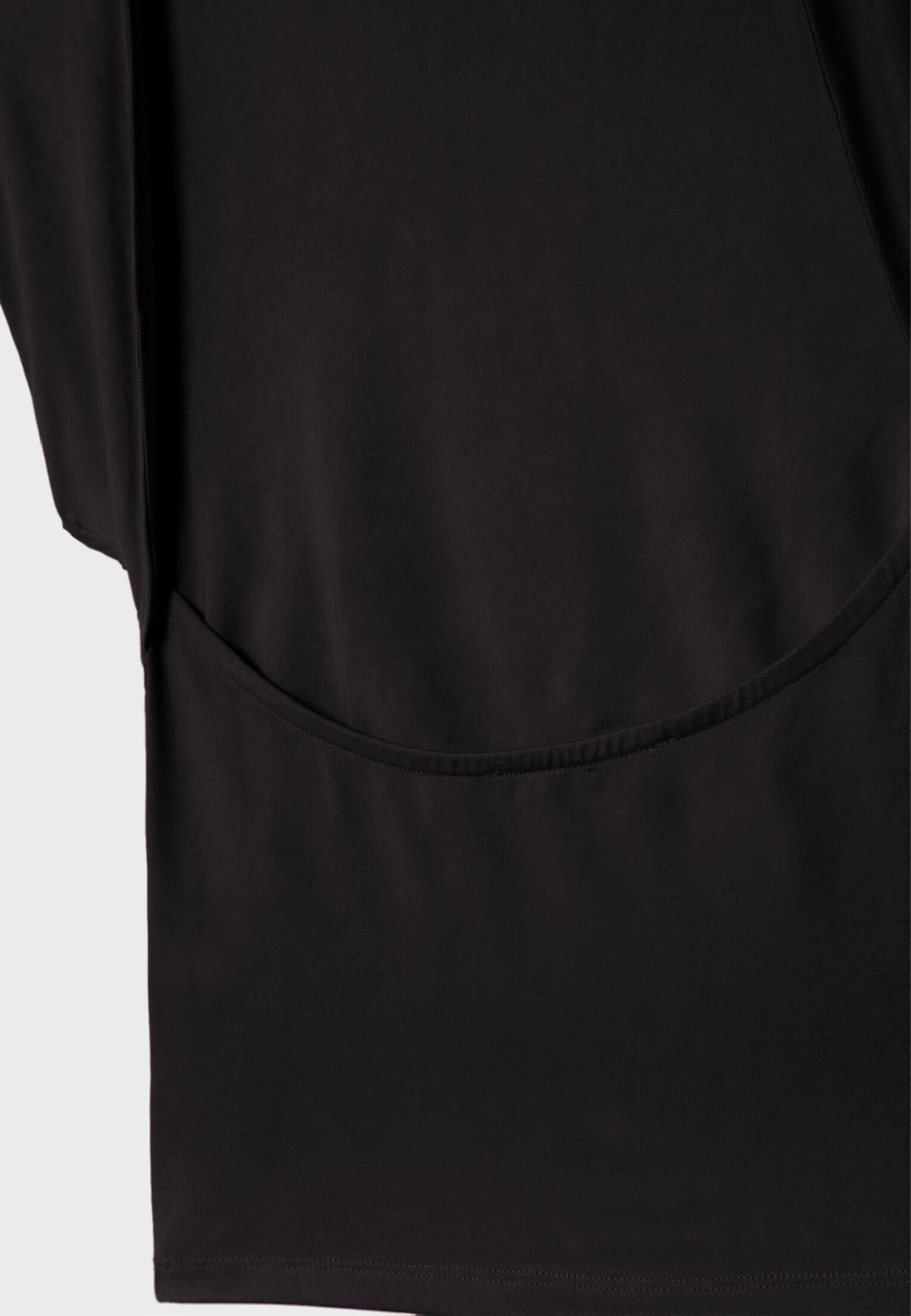 Open-back T-shirt — Black