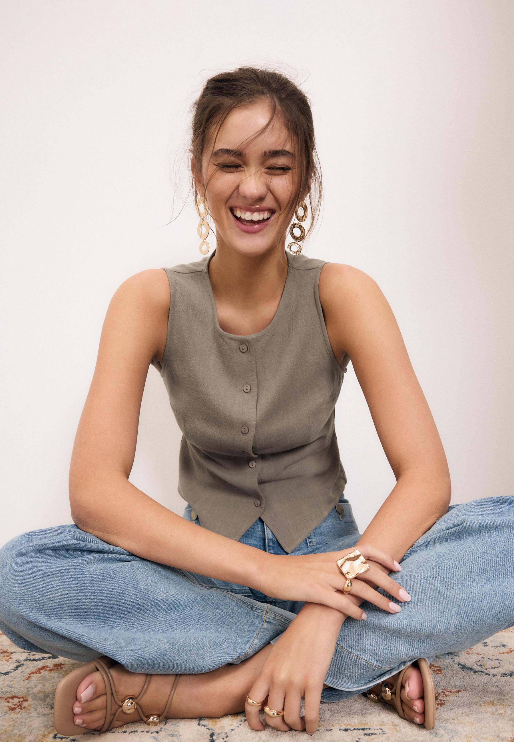 Sleeveless buttoned top — Brown