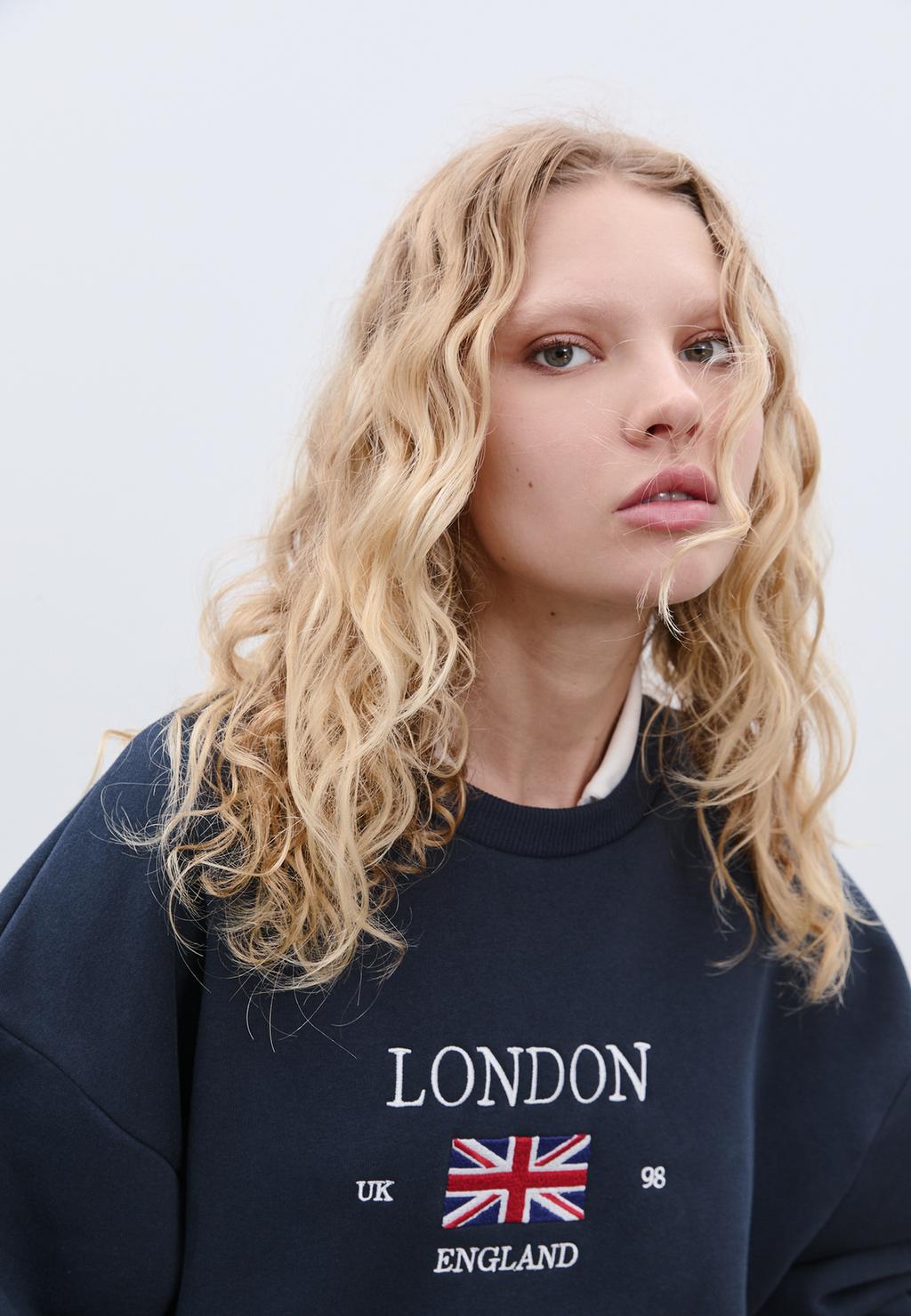 Embroidered London sweatshirt