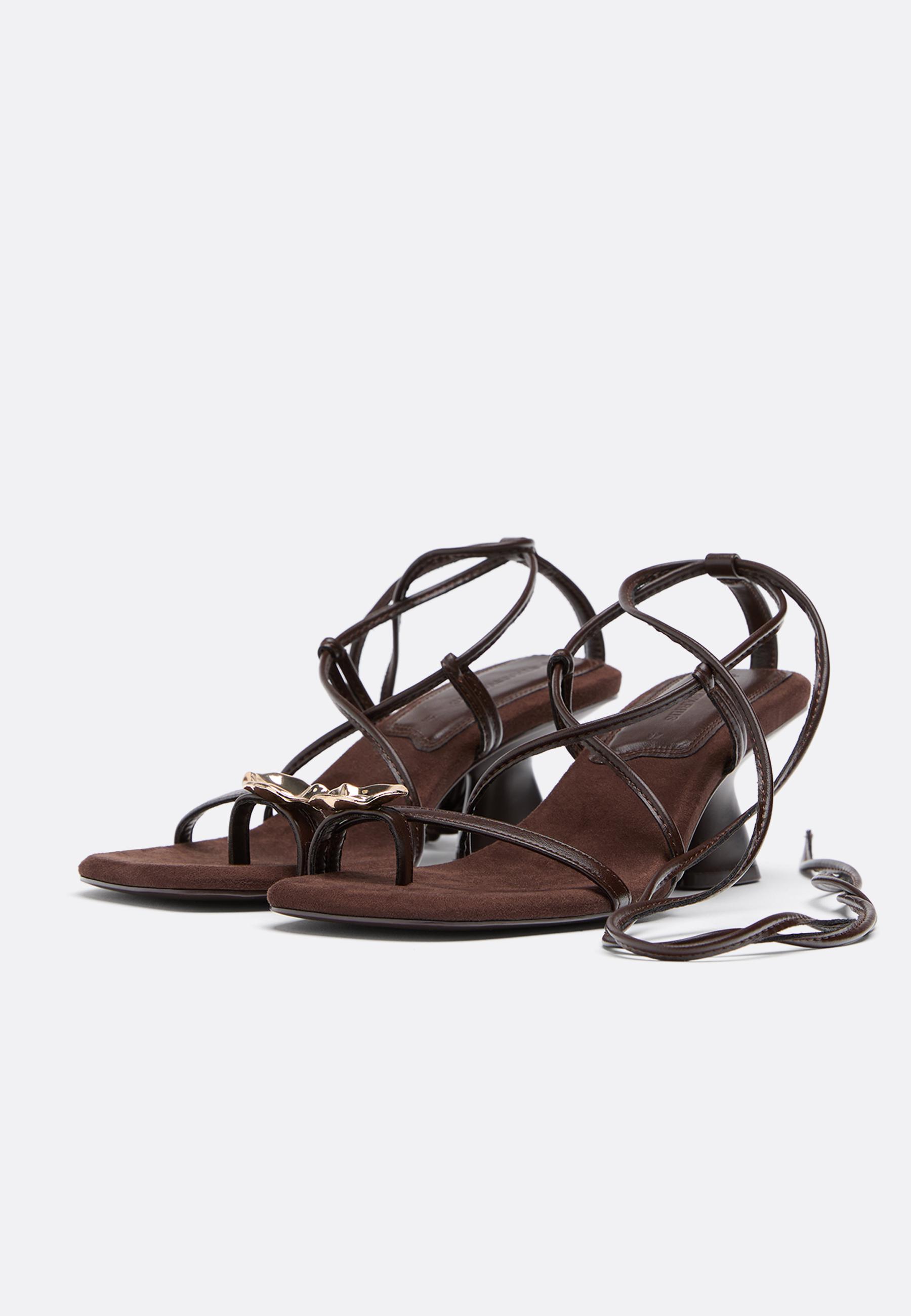 Heeled sandals with metallic detail — BROWN