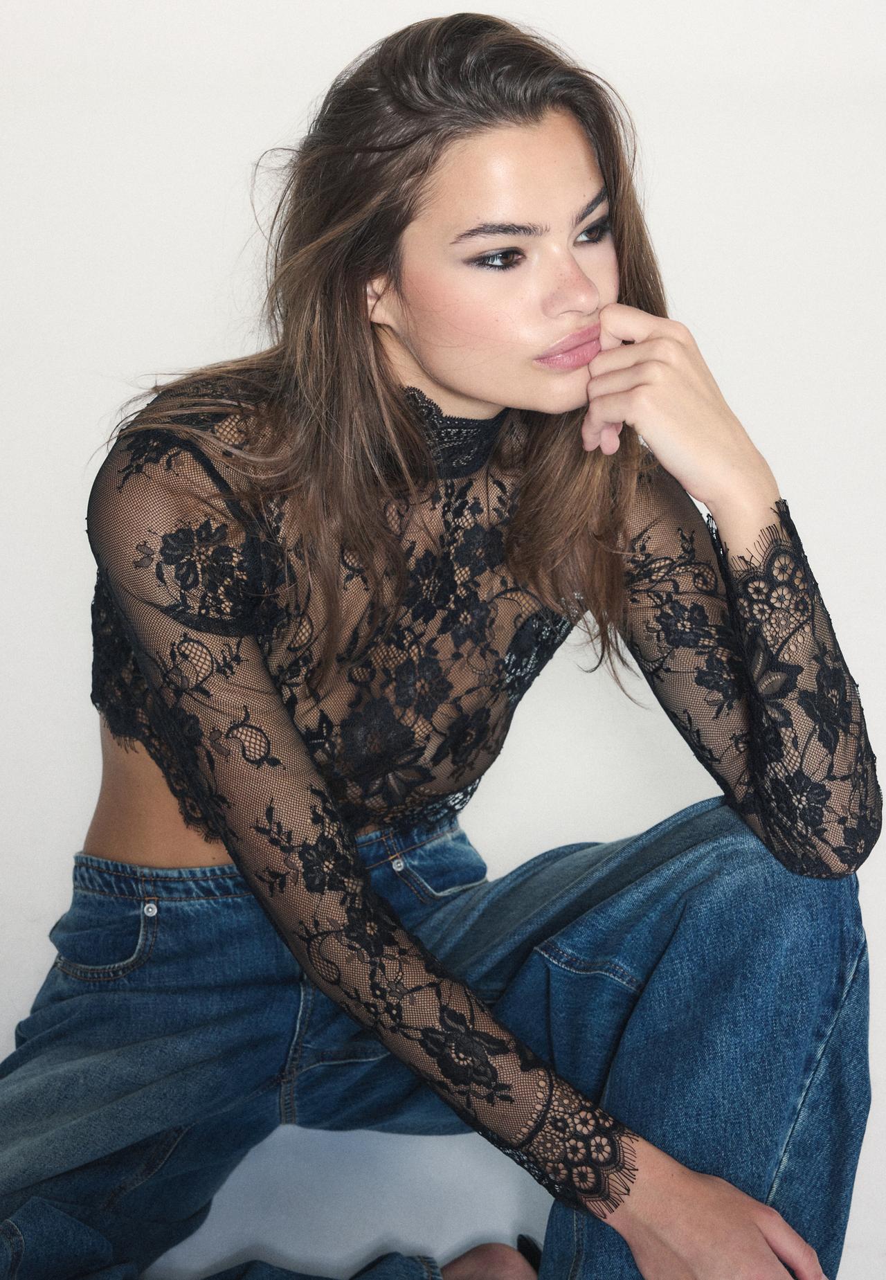 Lace mock neck top — Black
