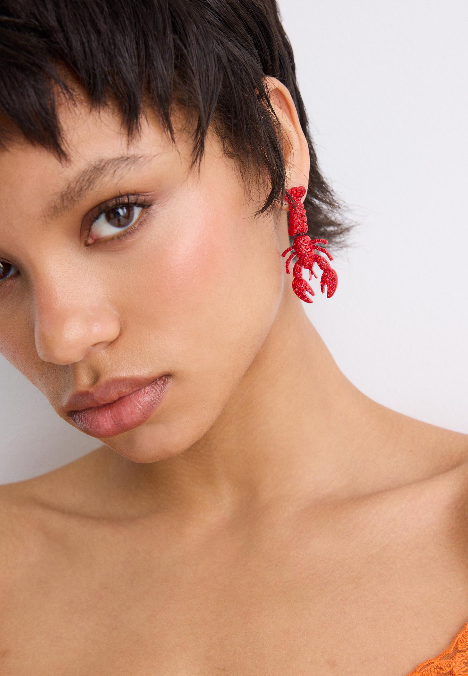 Rhinestone lobster earrings — Red