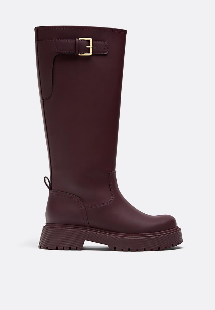 botas planas efecto goma