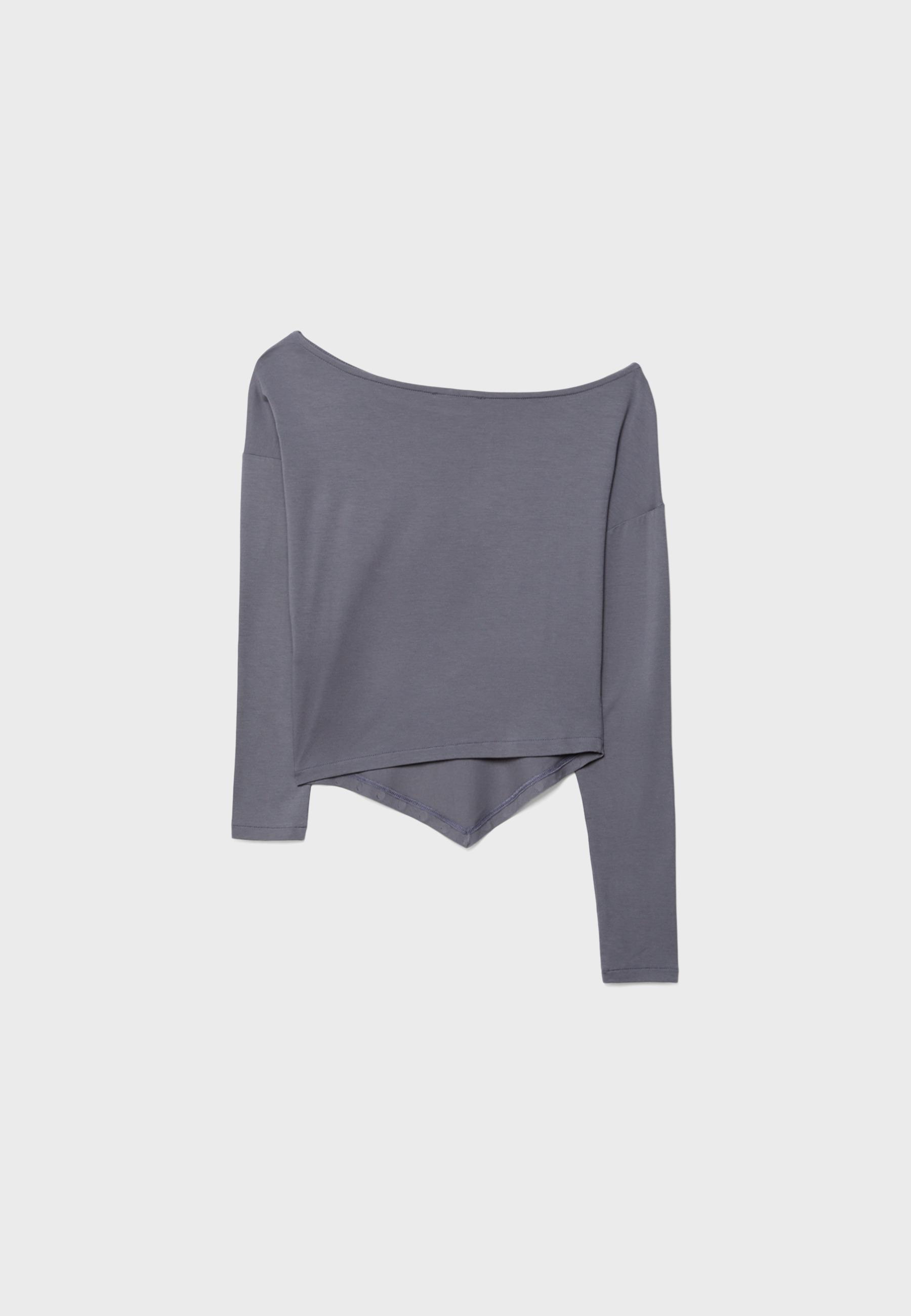Studded V-neck T-shirt — Dark grey