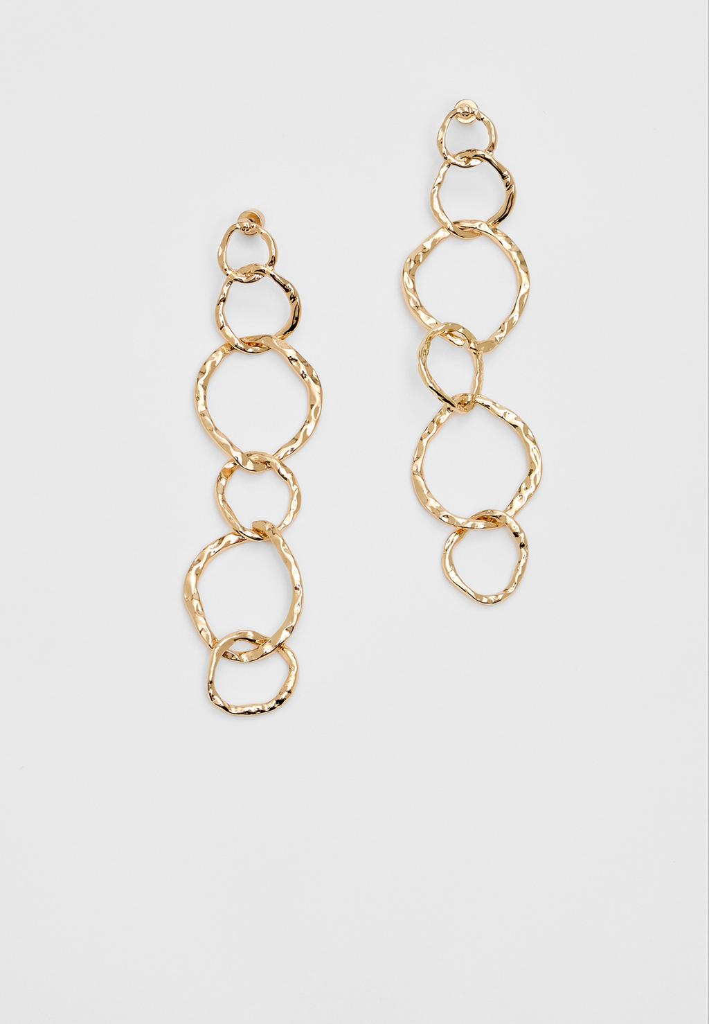 Boucles d’oreilles longues avec cercles texturés