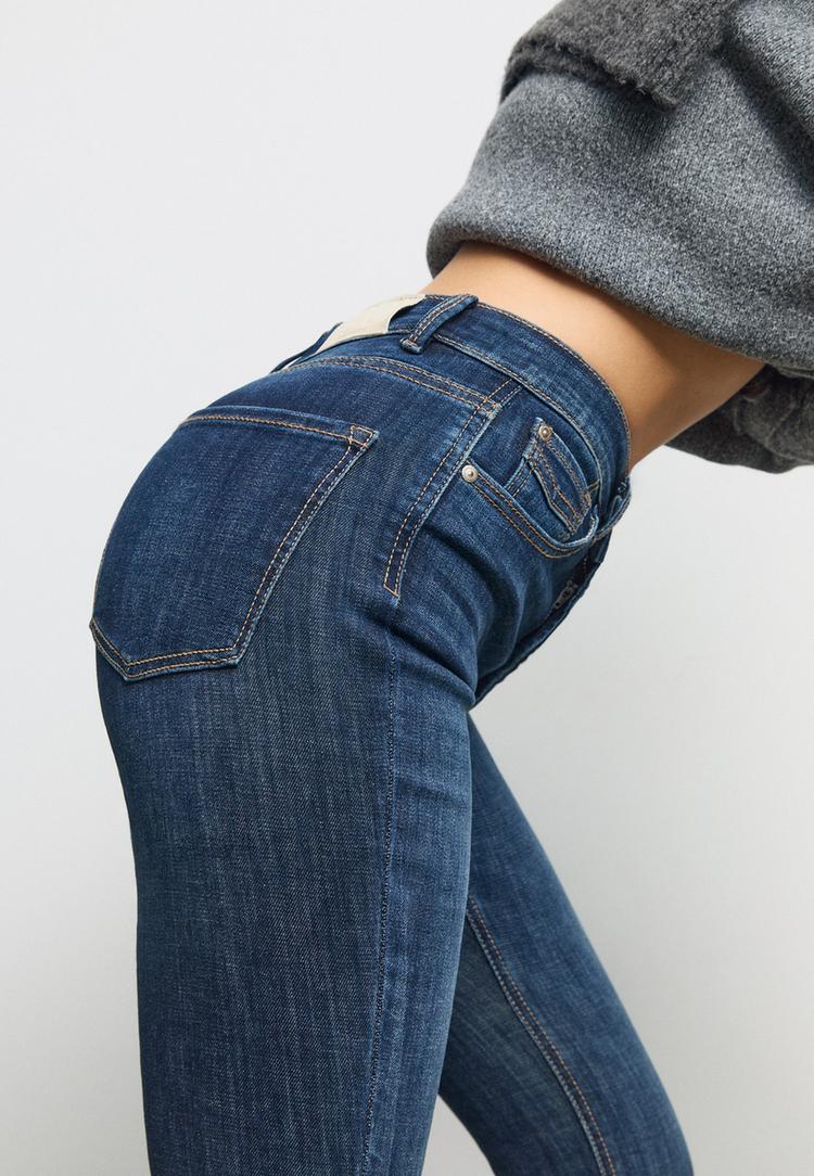 d07 regular waist skinny jeans